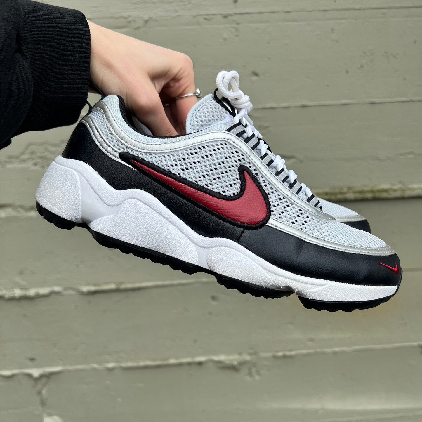 *Pre-Owned*2016 Women's Nike Air Zoom Spiridon "Silver Red' - Size 7.5W/6M - 905221-002