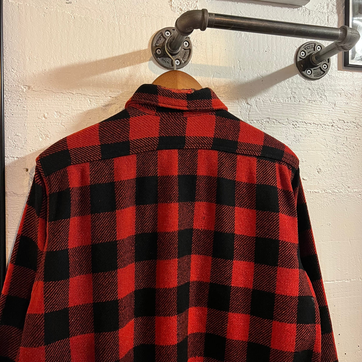 True Vintage Distressed 1940's/1950's Spiegel Workmaster Wool Gusseted Flannel Shirt - Size Large - Made In USA - Red/Black