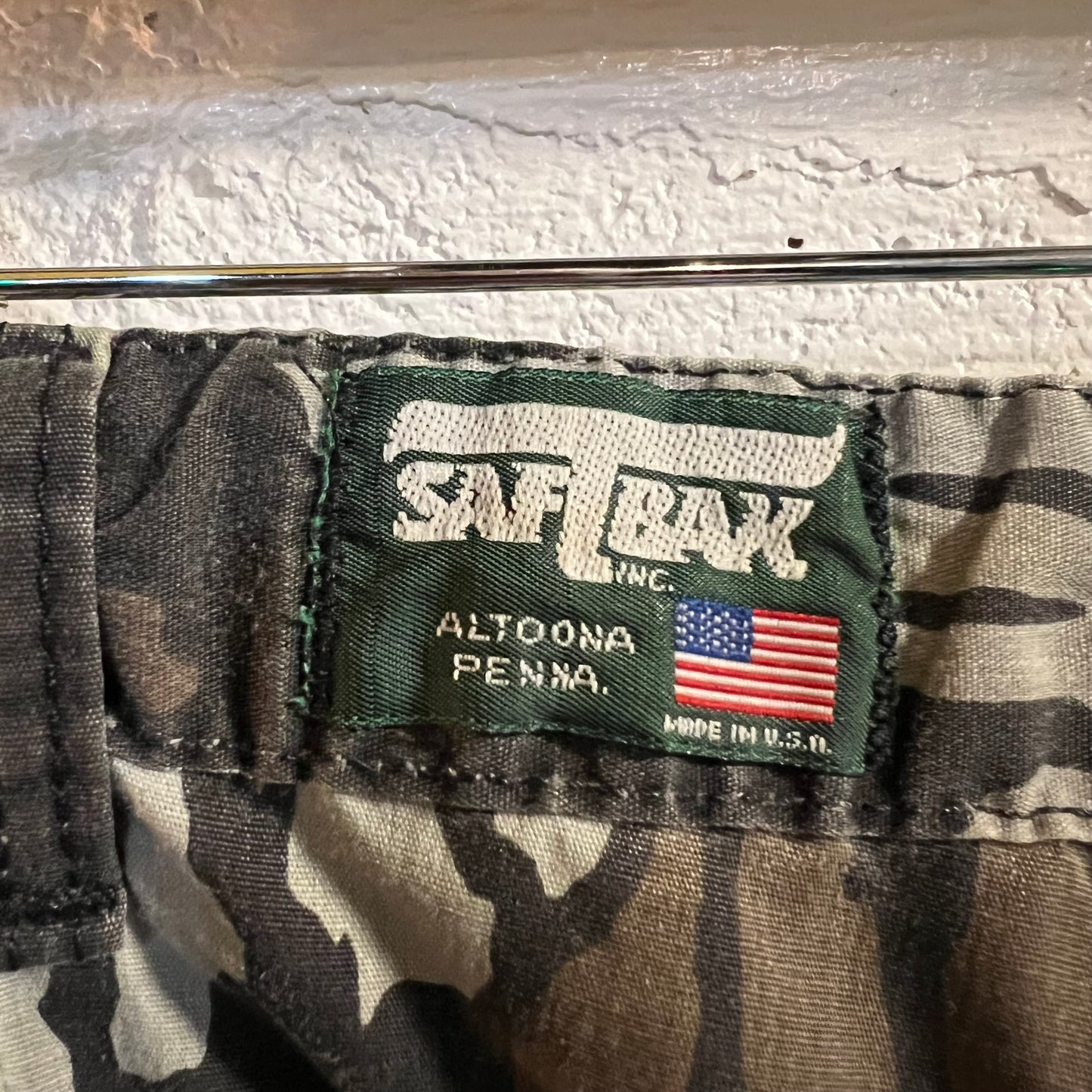 Vintage Saf-T-Back Trebark Camo Pants - Size 34" - Made In USA - Camouflage