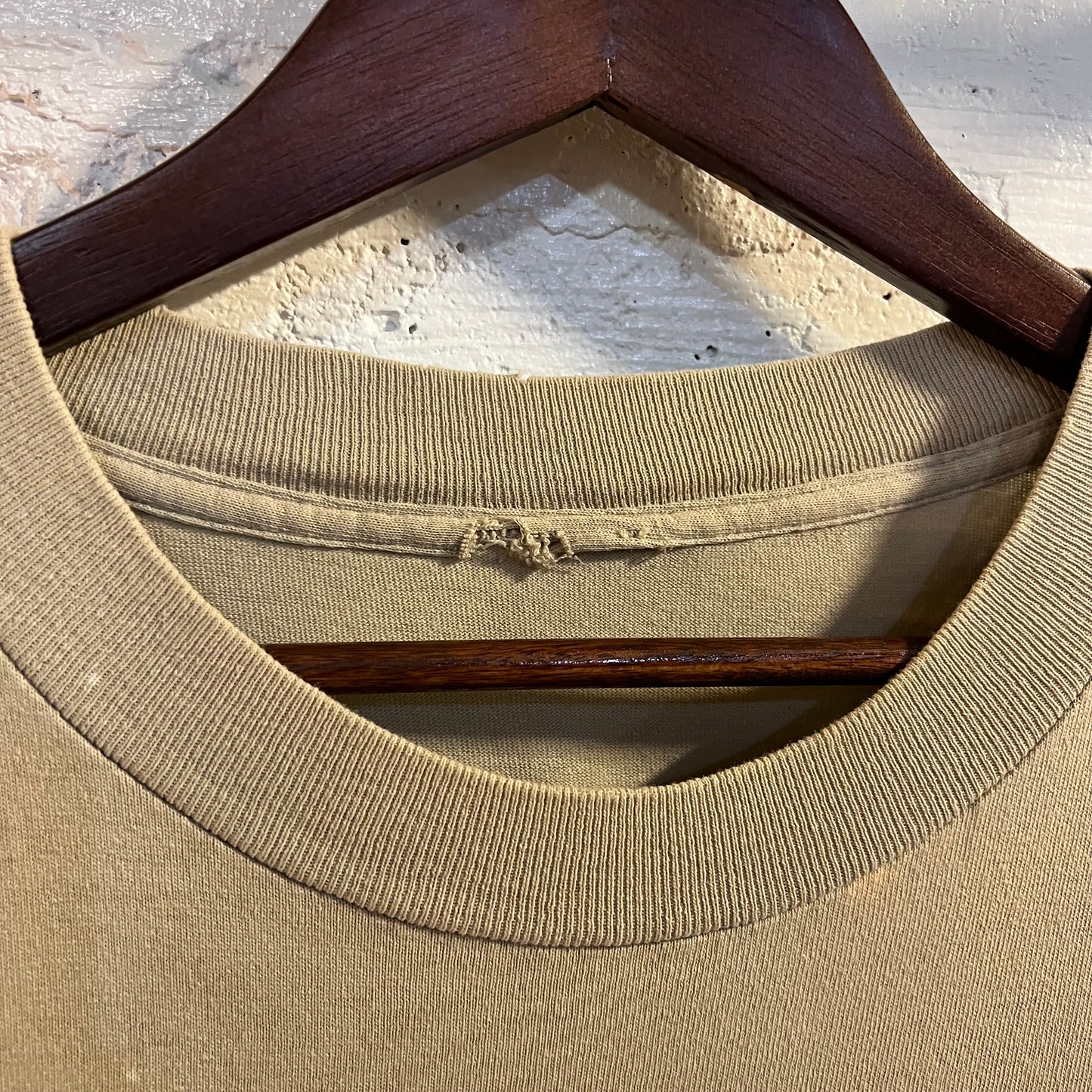 Vintage Distressed Faded Mossimo T-Shirt - Size Large - Tan/Grey/Black