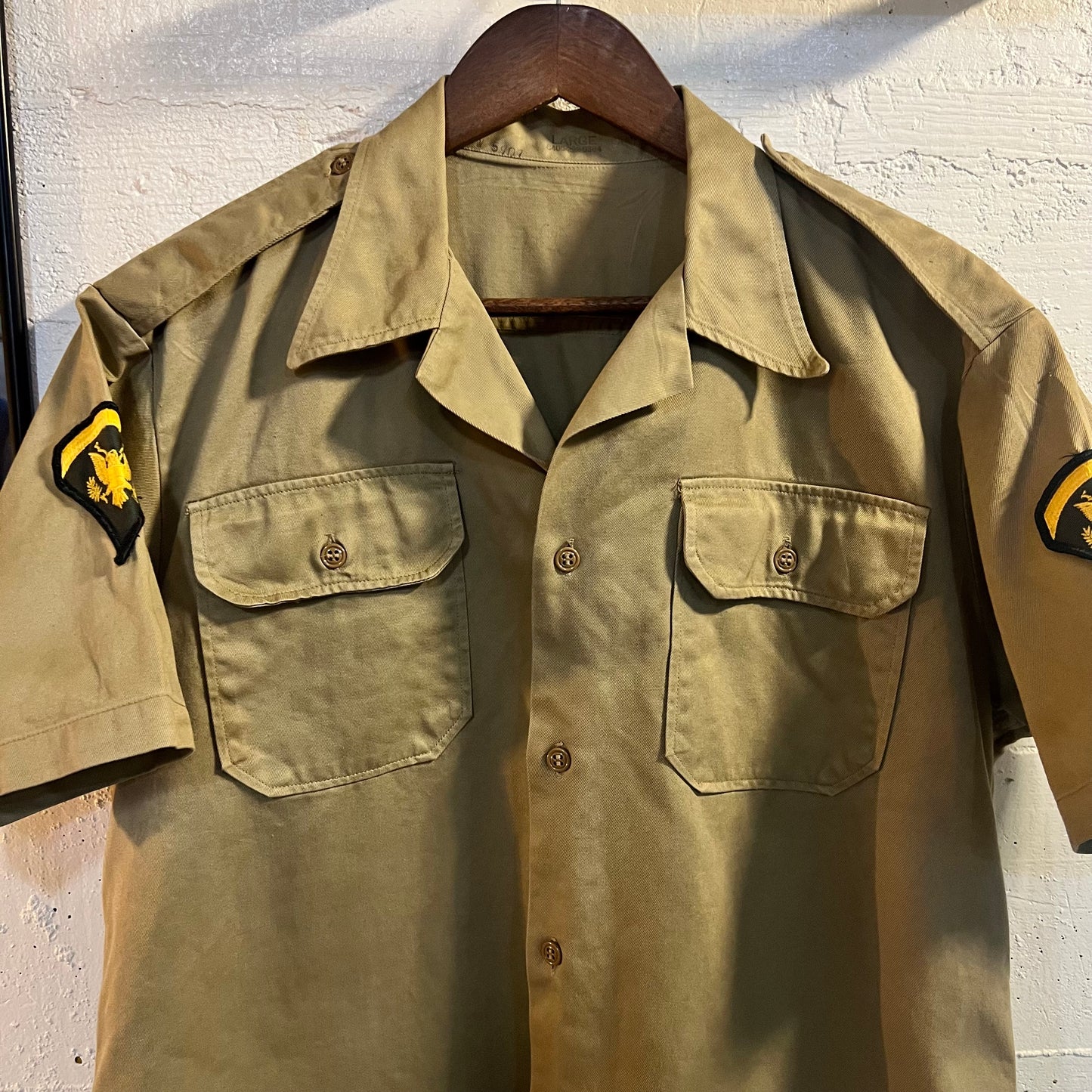 Vintage 1966 U.S. Army Specialist 8.2oz Cotton Khaki SH-1 Quarter Sleeve Shirt - Size Large - Made In USA - DSA-100-4271