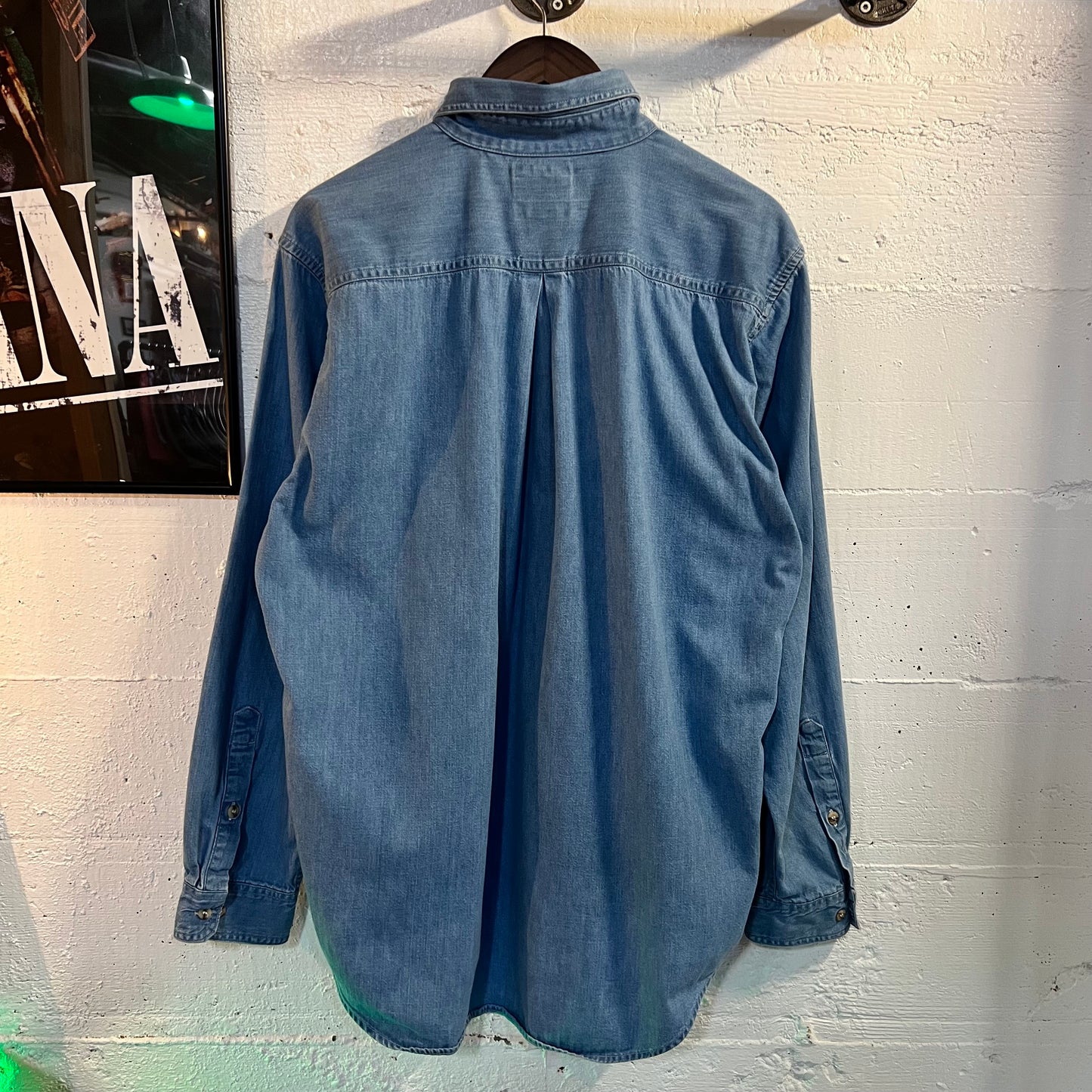 Vintage 90’s Marlboro Denim Button Up Long Sleeve Shirt - Size Large - Made In USA - Light Wash