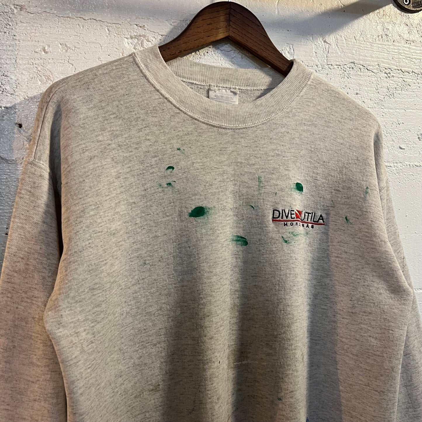 Vintage Distressed Embroidered Dive Utila Honduras Crewneck Sweatshirt - Size Small - Heather Grey