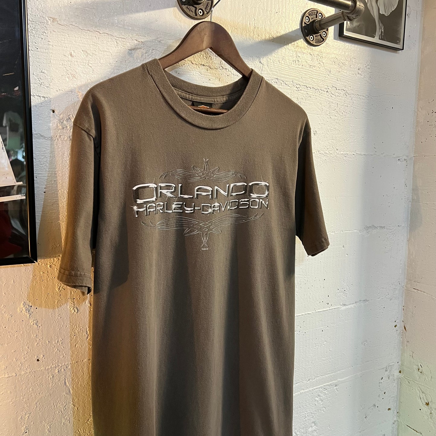 Y2K Harley Davidson Orlando, Florida Chrome T-Shirt - Size Large - Made In USA - Grey/Multicolor