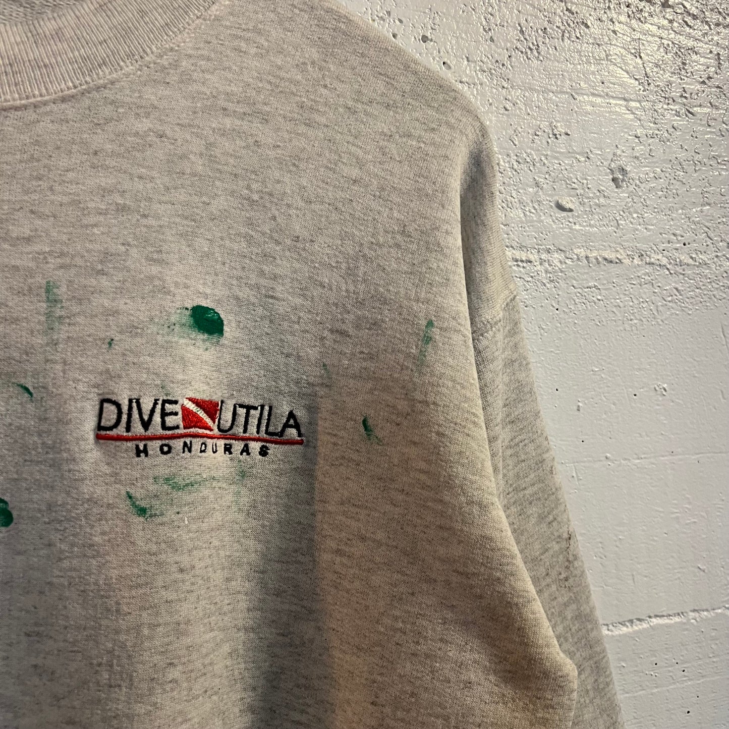 Vintage Distressed Embroidered Dive Utila Honduras Crewneck Sweatshirt - Size Small - Heather Grey
