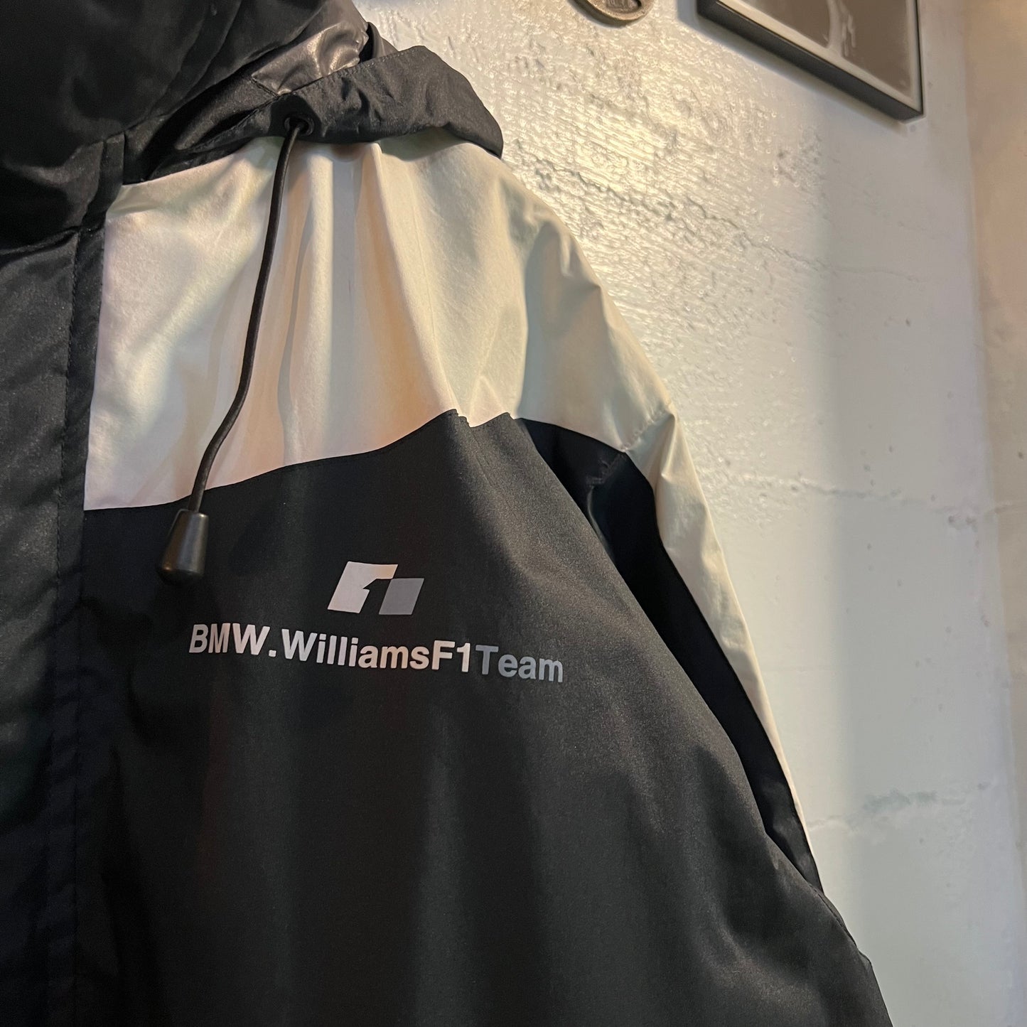 Vintage 2000 BMW Williams F1 Racing Team Hooded Shell Jacket - Size Large - Navy/White