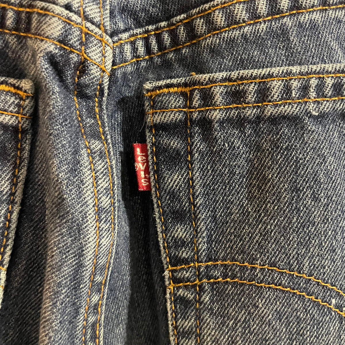 Vintage 90's Levi's 550 Relaxed Fit Denim Jeans - Size 10 Reg. M (28) - Made In USA - Mid Wash Denim