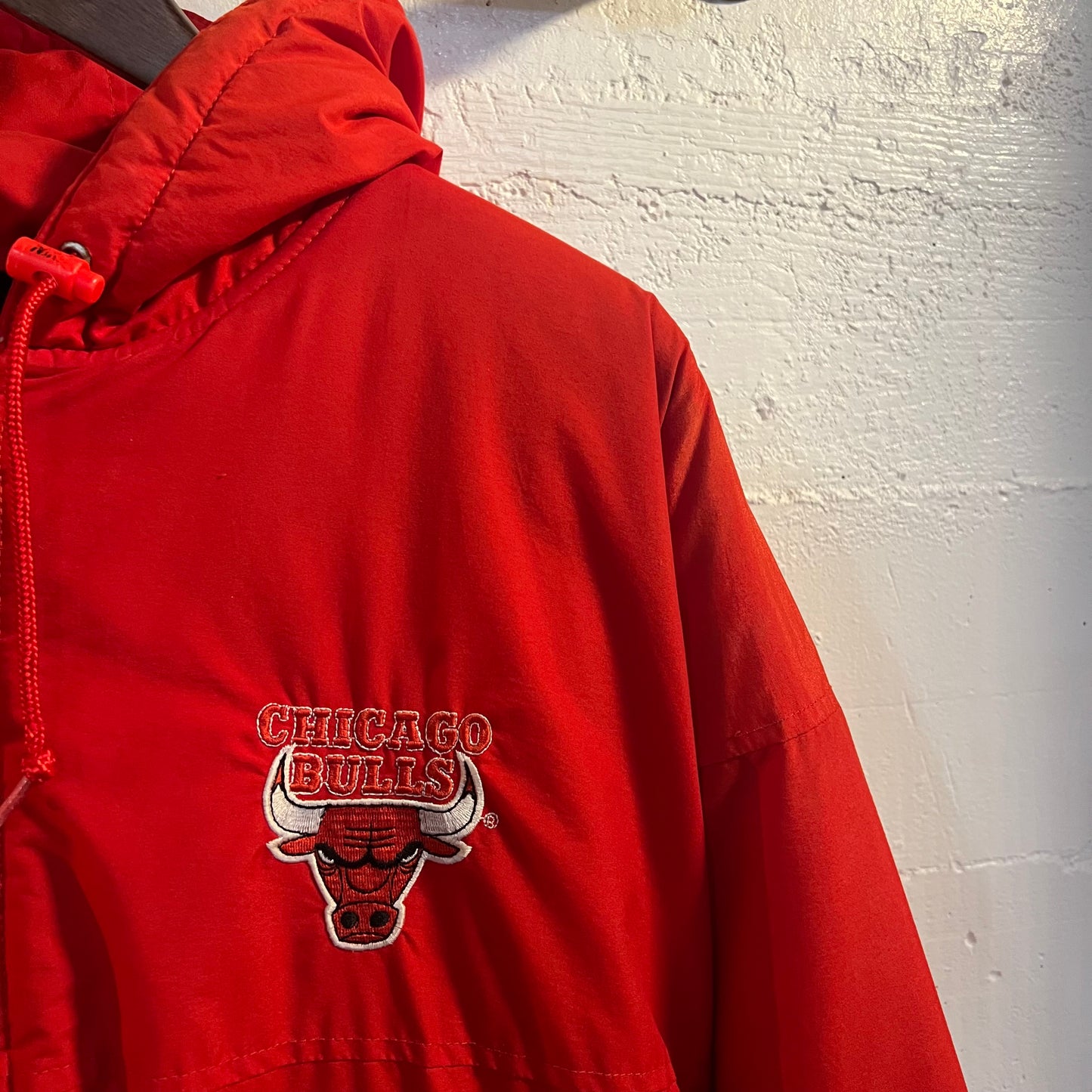 Vintage 90's Chicago Bulls Hooded Starter Jacket - Size XL - Red/Black