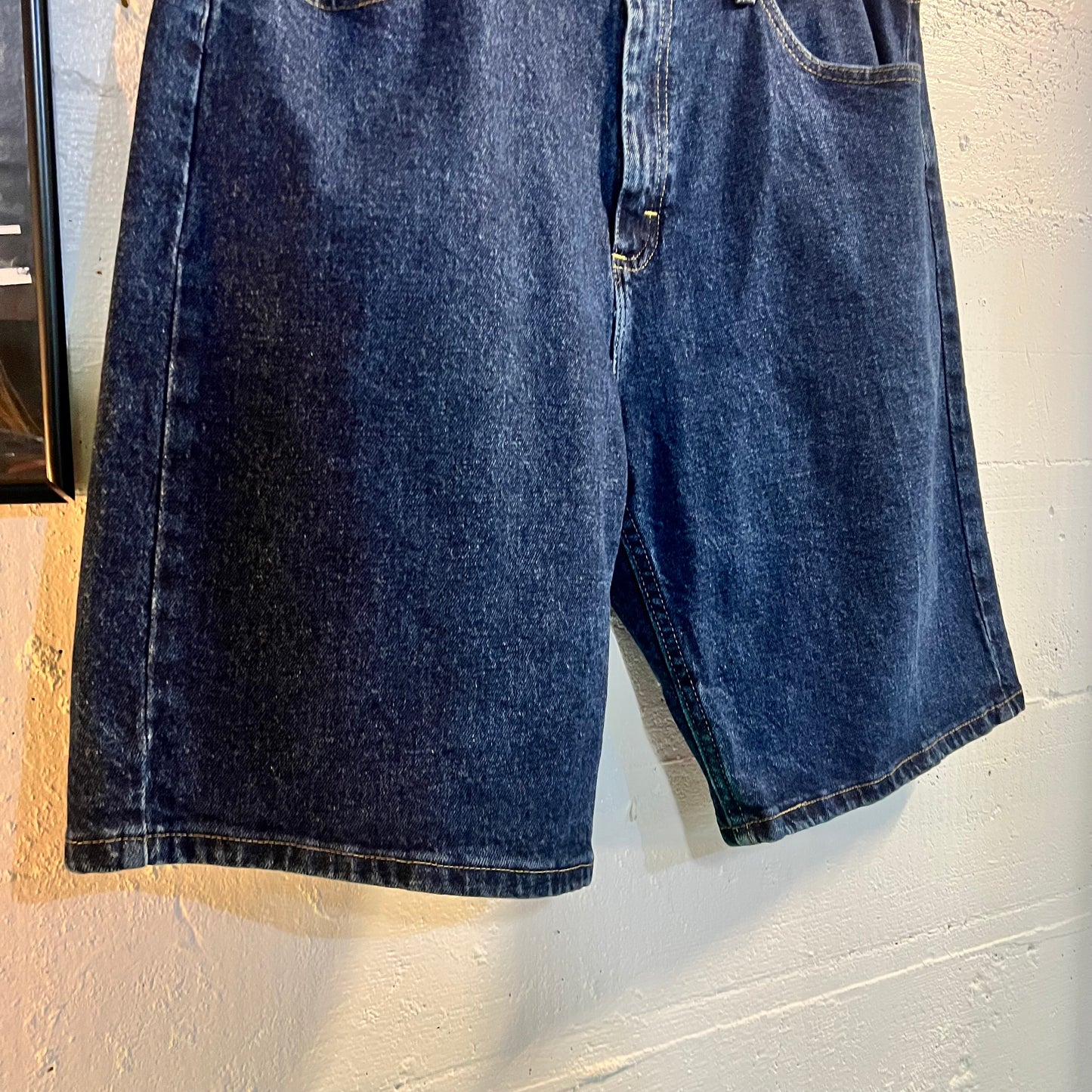 Vintage Wrangler Relaxed Fit Baggy Denim Shorts - Size 34 - Dark Wash