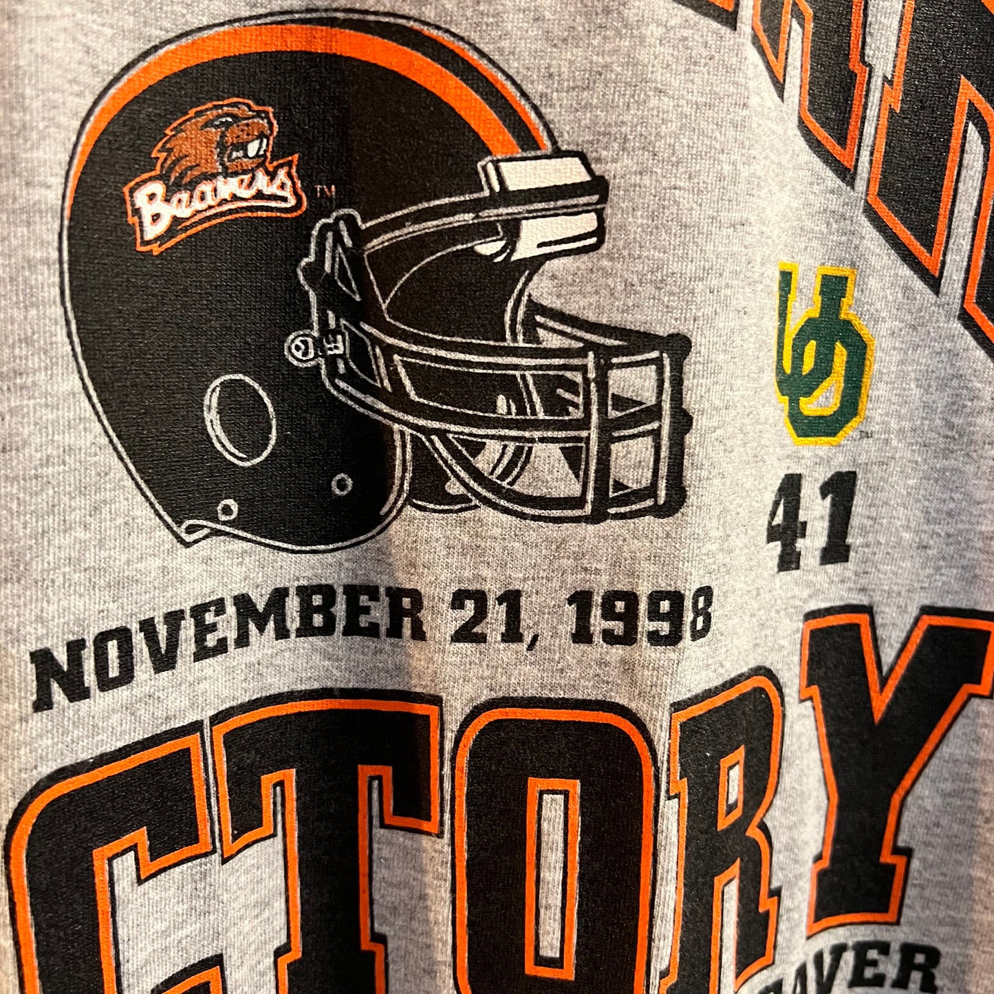 Vintage 1998 Oregon State University Beavers Football ‘Civil War Victory’ T-Shirt - Size Medium - Grey/Multicolor