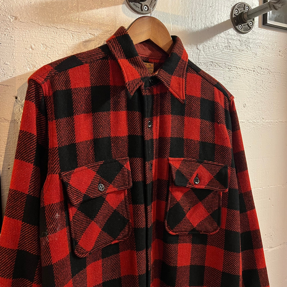 True Vintage Distressed 1940's/1950's Spiegel Workmaster Wool Gusseted Flannel Shirt - Size Large - Made In USA - Red/Black