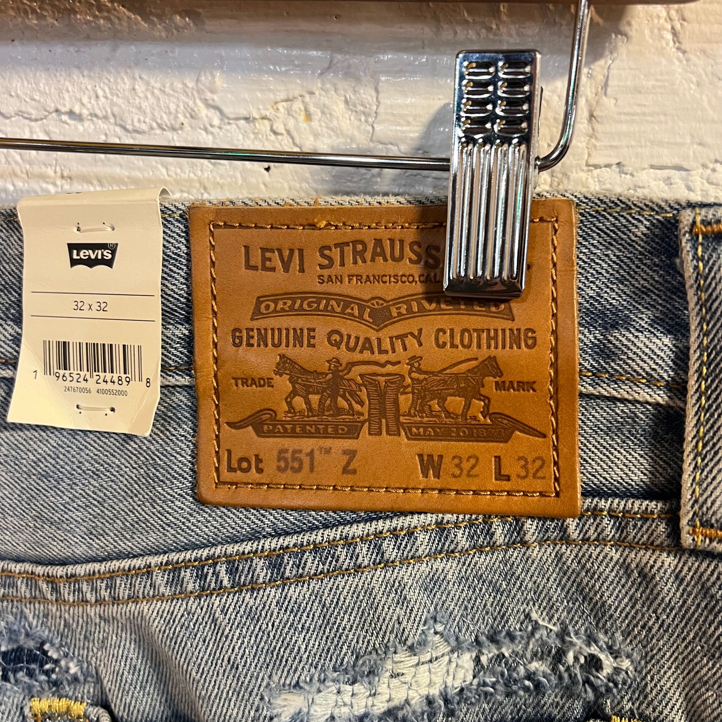 *New* Levi's Premium 551Z Straight Leg Mended Denim Jean - Size 32x32 - Light Blue Stonewashed Denim