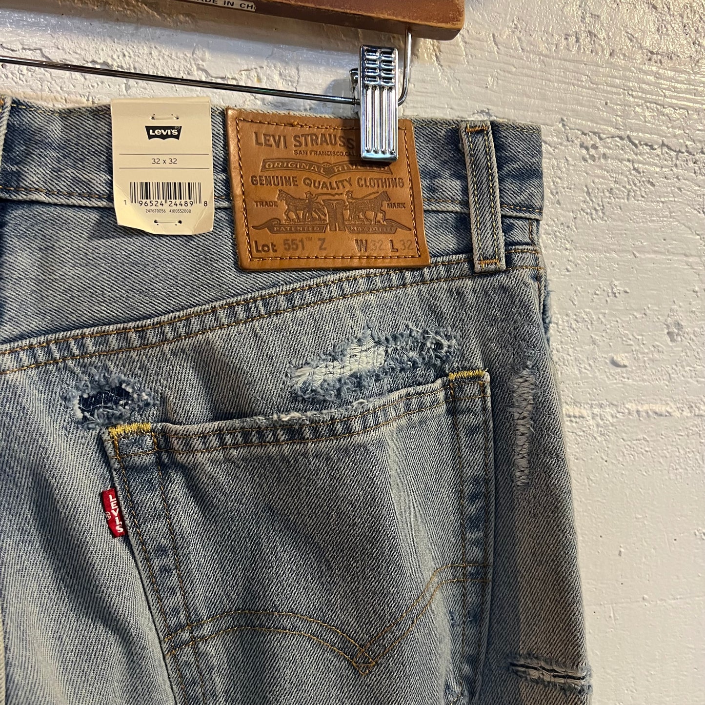 *New* Levi's Premium 551Z Straight Leg Mended Denim Jean - Size 32x32 - Light Blue Stonewashed Denim