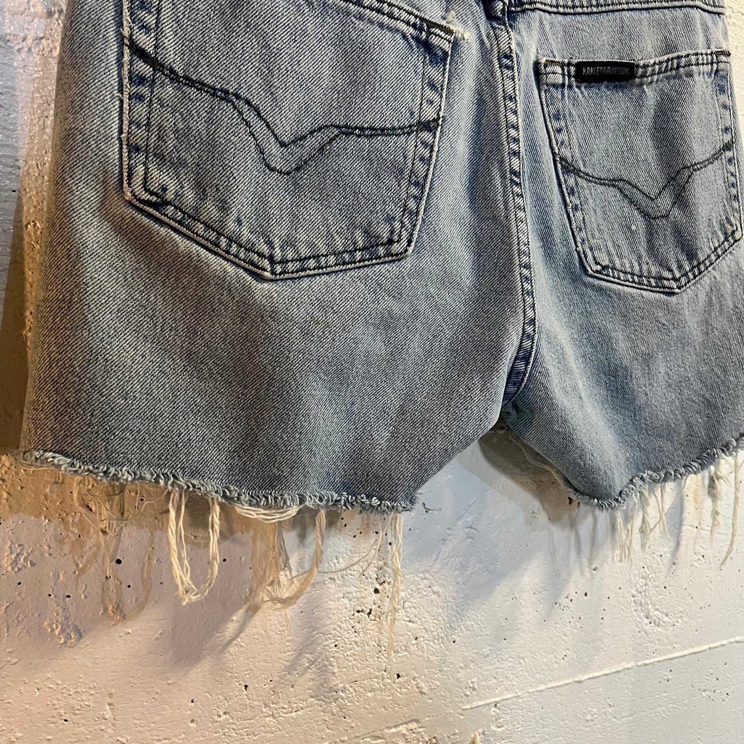 Vintage Harley Davidson Traditional Cut Off Denim Shorts - Size 33 - Light Wash