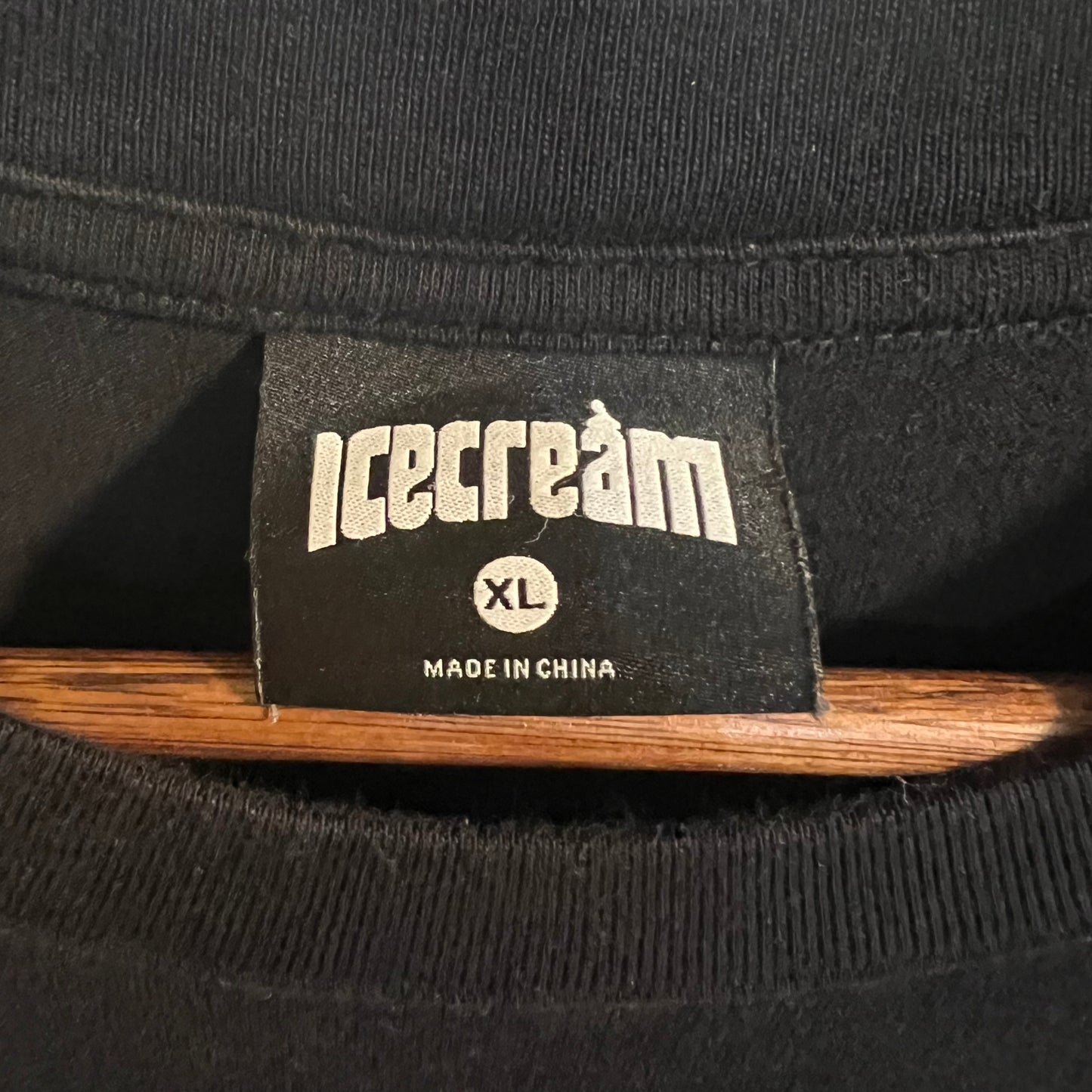 *Pre-Owned* Ice Cream Running Dog T-Shirt - Size Large - Black