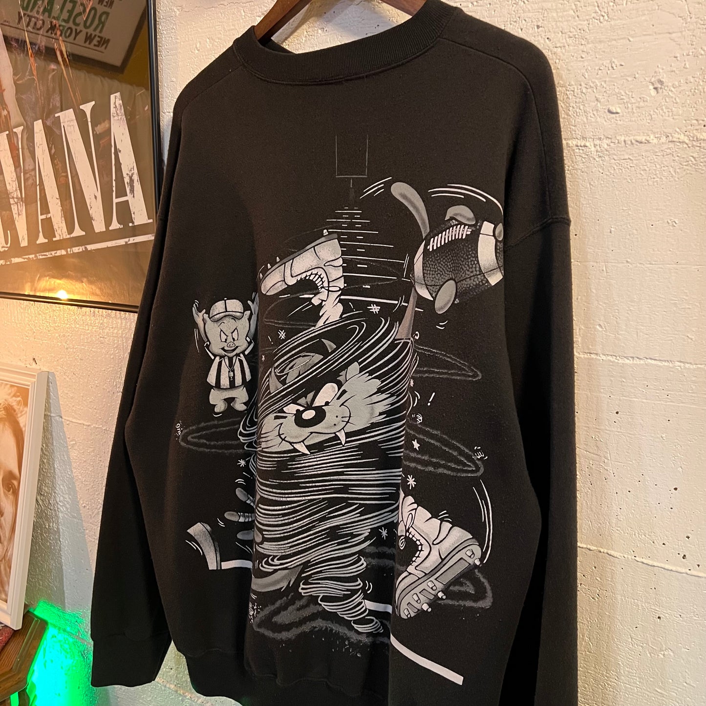 Vintage 90's Dallas Cowboys x Looney Tunes 'Taz' Crewneck Sweatshirt - Size XL - Made In USA - Tultex