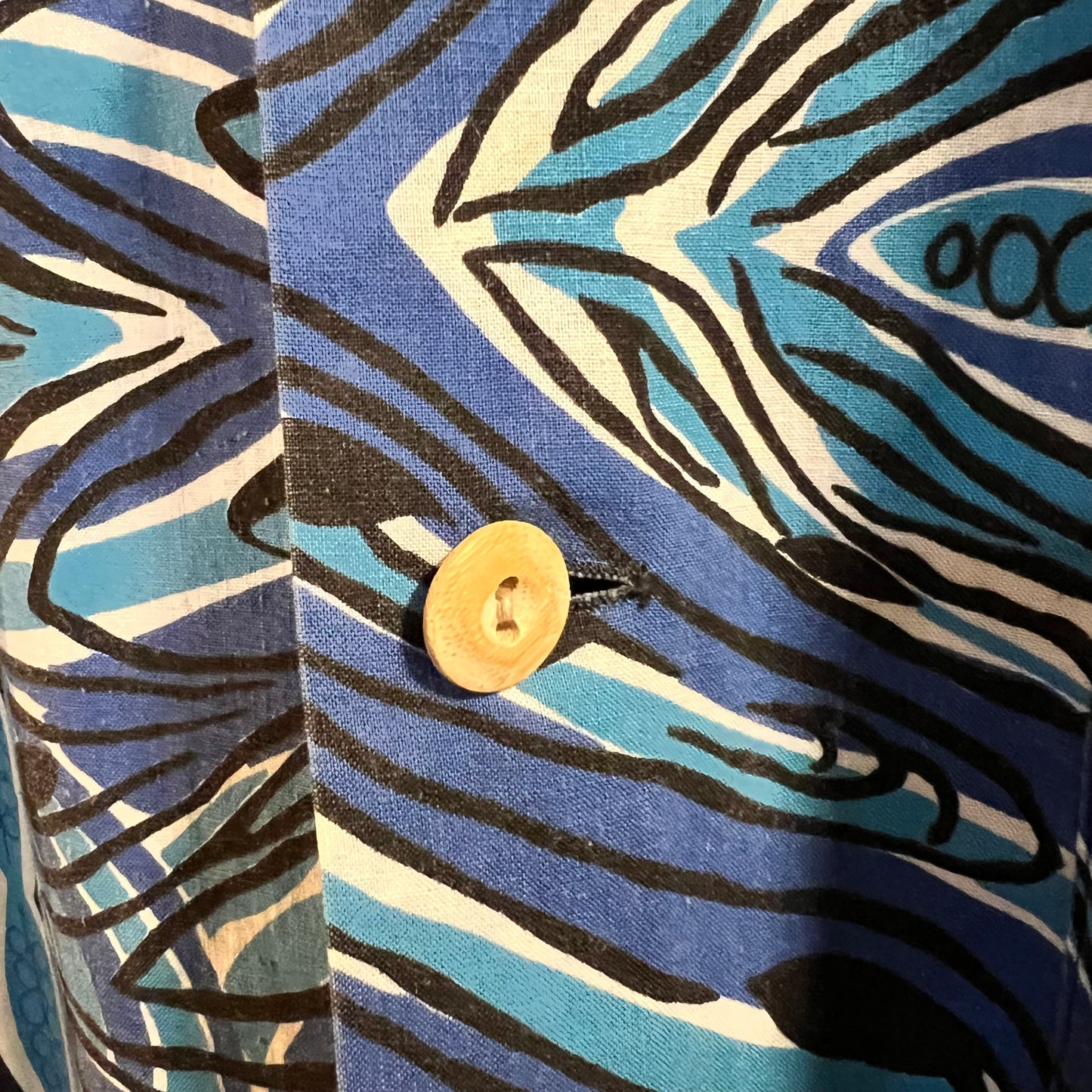 Vintage 1940's Kamehameha Loop Collar Aloha Shirt - Made In Hawaii - Size Small - Blue/Multicolor