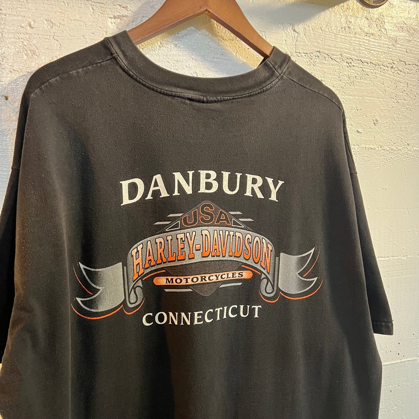 Vintage 90's Harley Davidson Danbury, Connecticut 'Eagle' Pocket T-Shirt - Size 2XL - Made In USA - Black/Multicolor