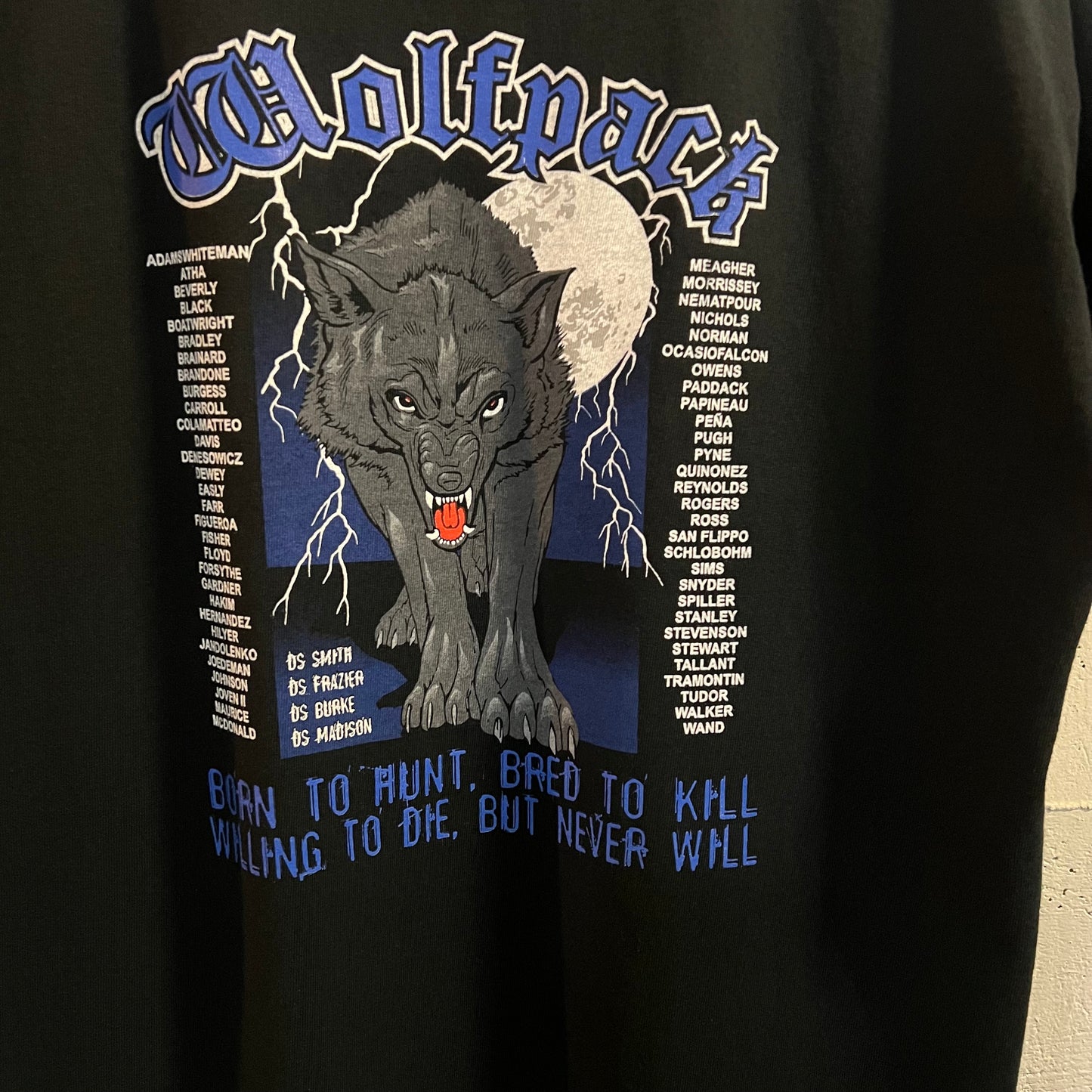 Vintage 90's U.S. Military Charlie Company 'Wolfpack' T-Shirt - Size XL - Black