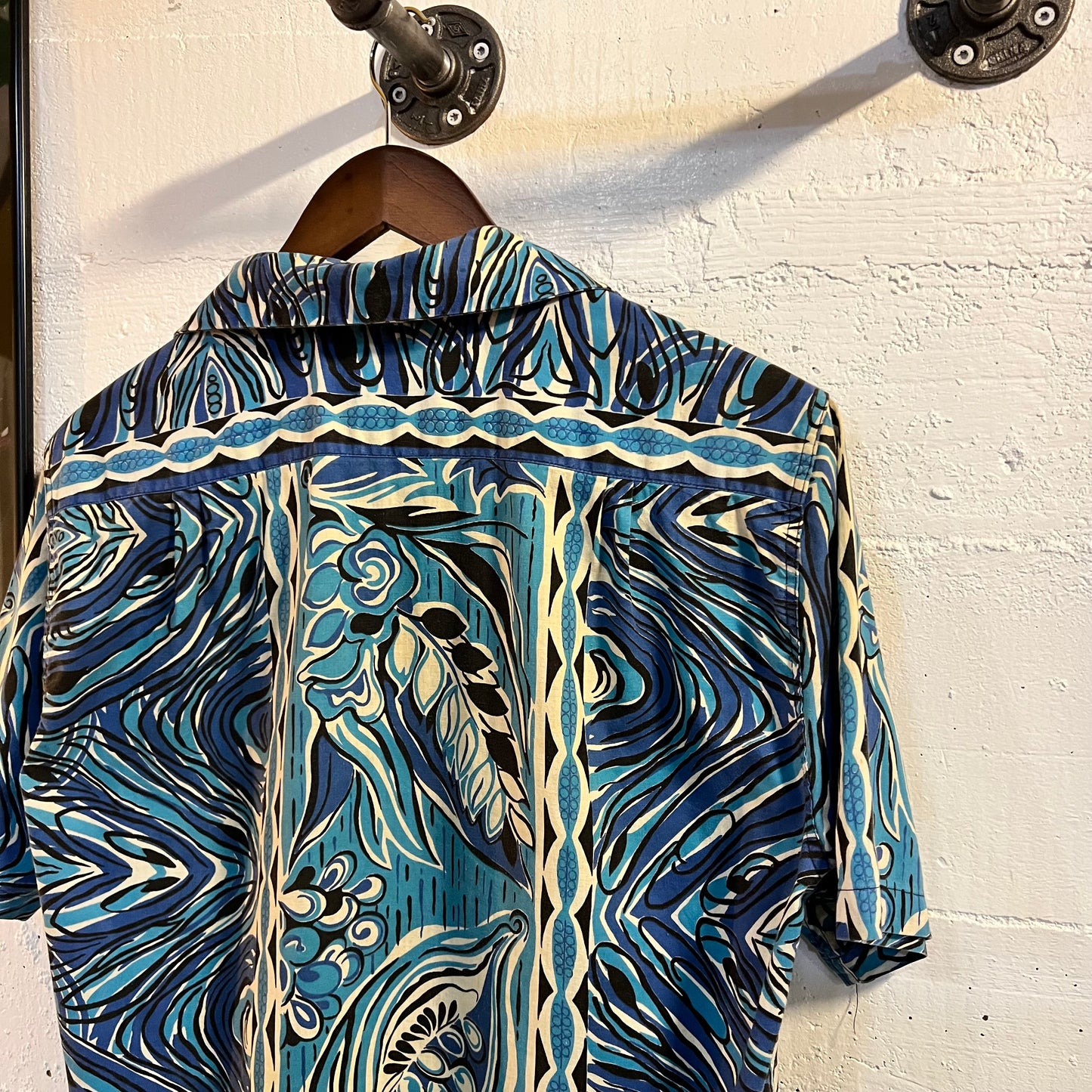 Vintage 1940's Kamehameha Loop Collar Aloha Shirt - Made In Hawaii - Size Small - Blue/Multicolor