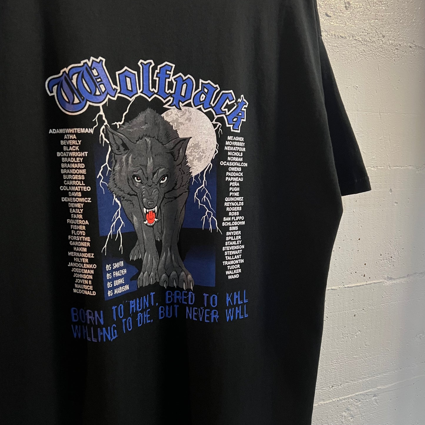 Vintage 90's U.S. Military Charlie Company 'Wolfpack' T-Shirt - Size XL - Black