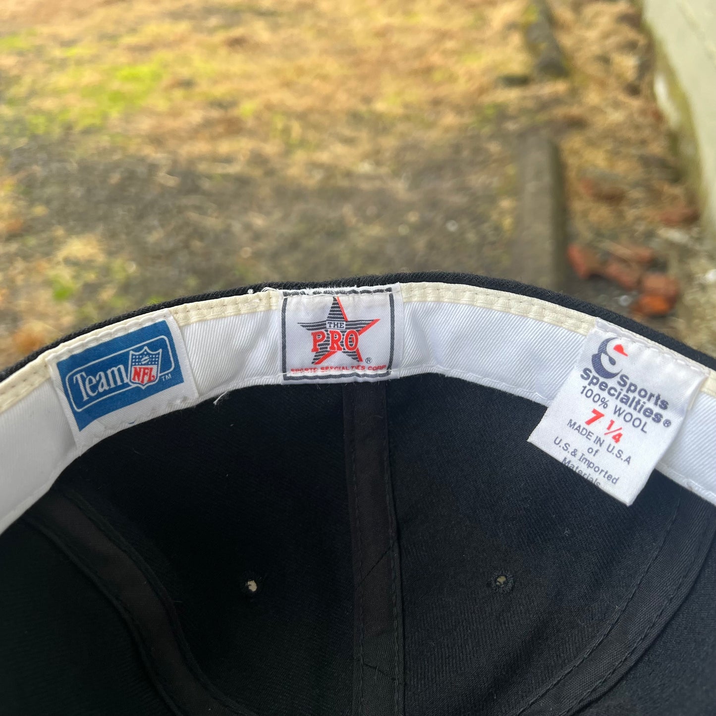 Deadstock Vintage Sports Specialties Atlanta Falcons Script Fitted Wool Hat - Size 7 1/4 - Made In USA - Black/Red/White/Green - 100% Wool