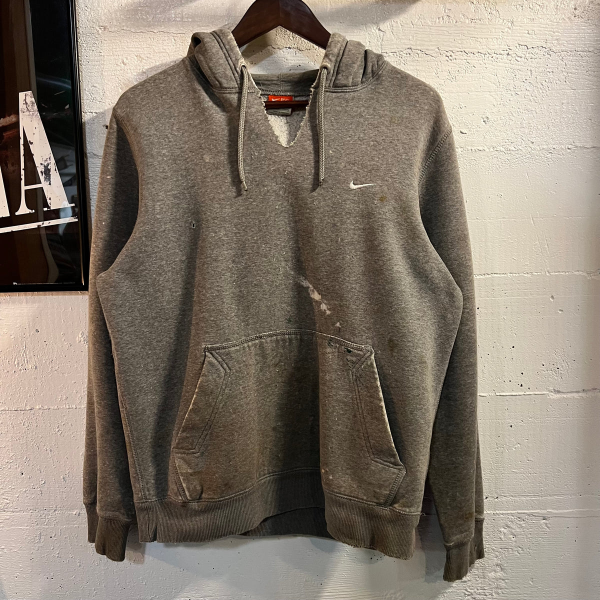 Vintage 2000’s Distressed Embroidered Nike Hoodie Sweatshirt - Size Medium - Heather Grey