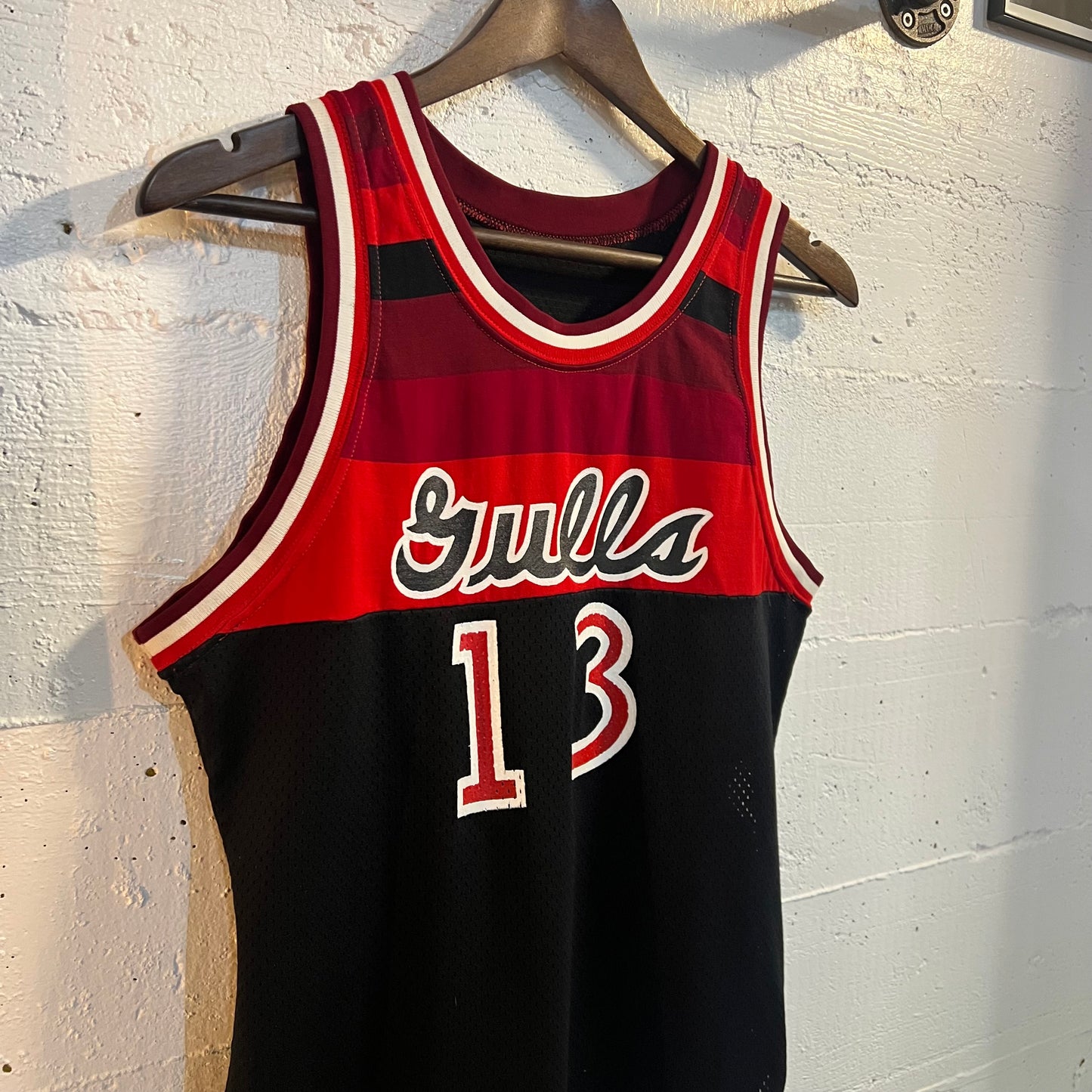 True Vintage 1970's Sand-knit 'Seaside Seagulls' Basketball Jersey - Size 38 (S) - Made In USARed/Black/White