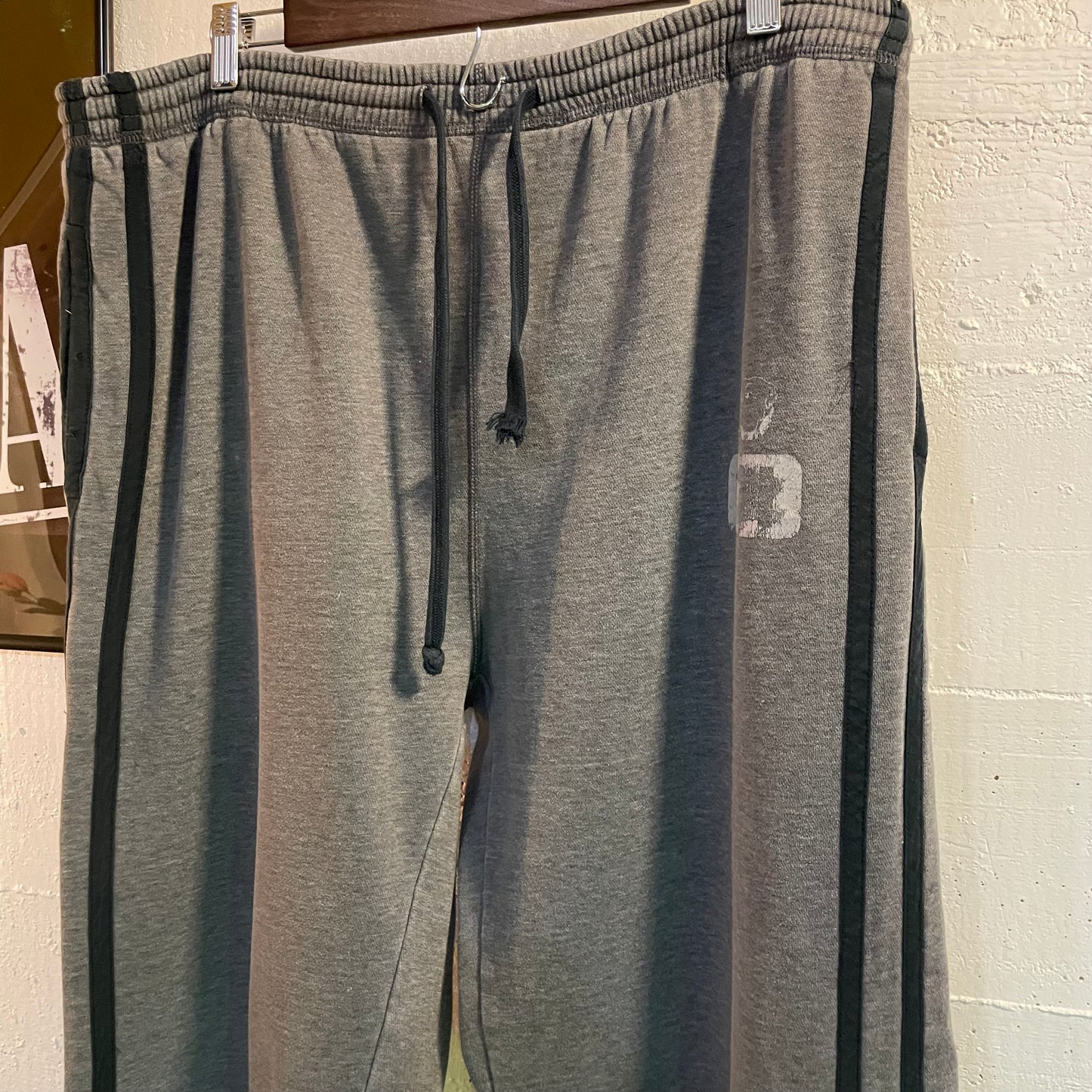 Vintage 2000's Baggy Loose Fit Distressed Side Stripe Sweatpants - Size Large - Charcoal Gray/Black