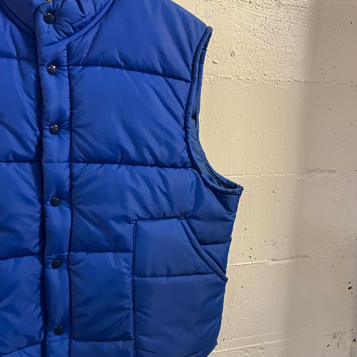 Vintage 80’s King Louie Pro Fit Embroidered Satin Bomber Snap Button Vest - Size XL - Made In USA - Blue/Multi