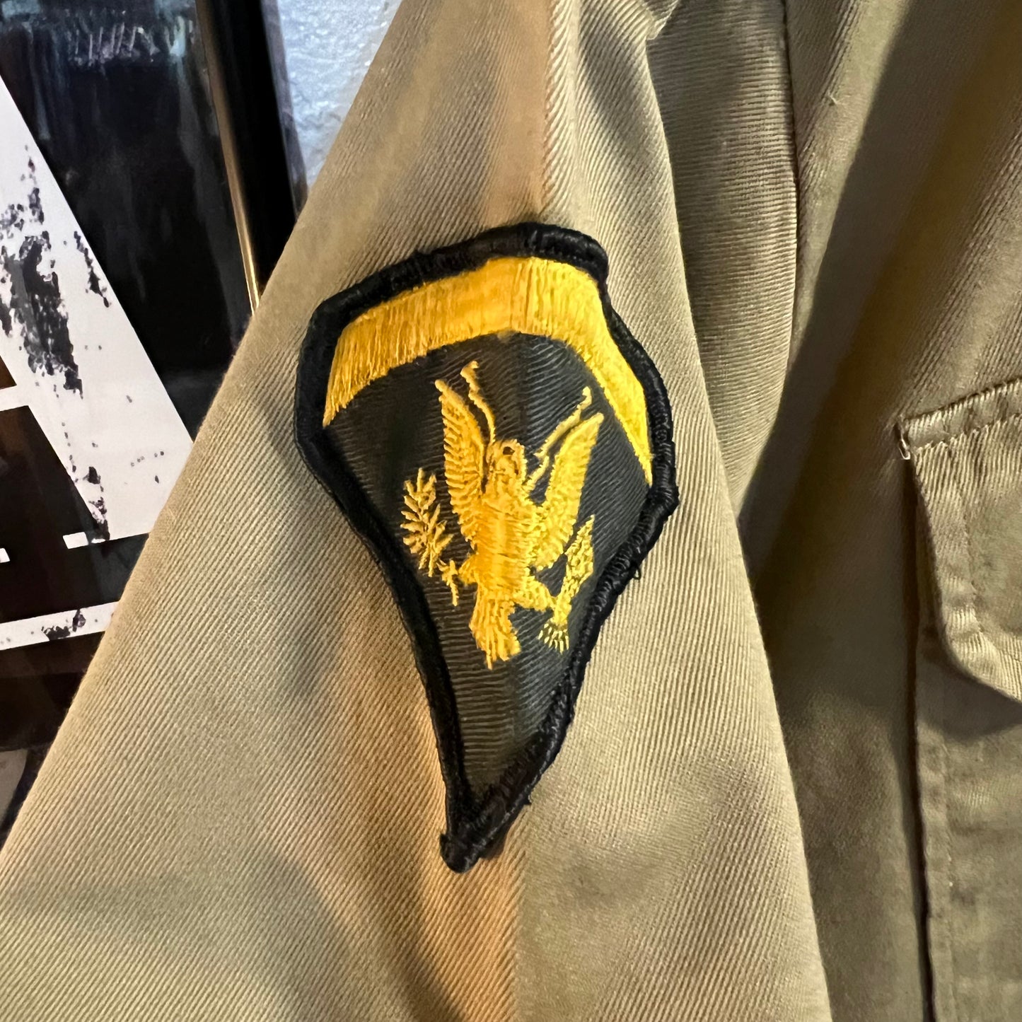 Vintage 1966 U.S. Army Specialist 8.2oz Cotton Khaki SH-1 Quarter Sleeve Shirt - Size Large - Made In USA - DSA-100-4271