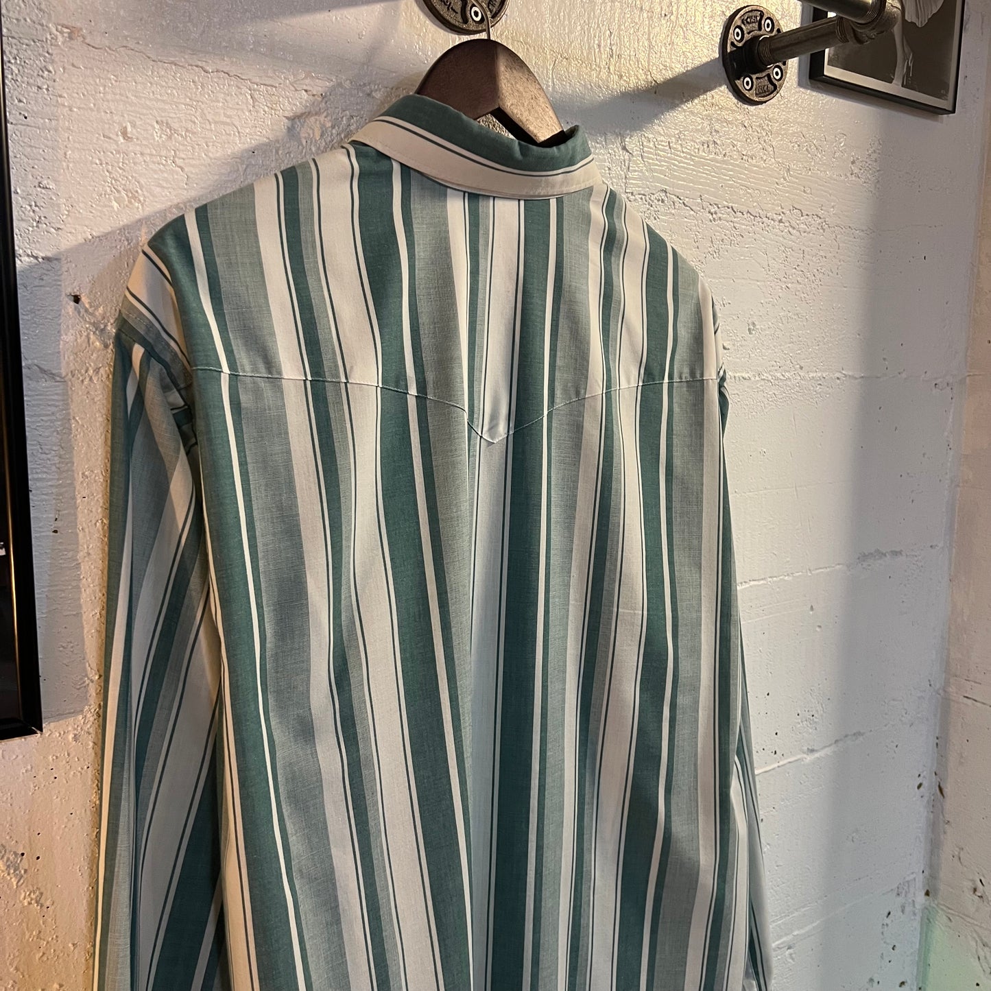 Vintage 90's Wrangler Cowboy Cut Western Pearl Snap Striped Shirt - Size XL - Made In USA - White/Green