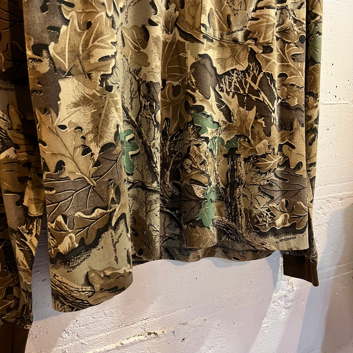 Vintage Advantage Realtree Camo Long Sleeve Boxy Single Stitch T-Shirt - Size Large - Earth Toned