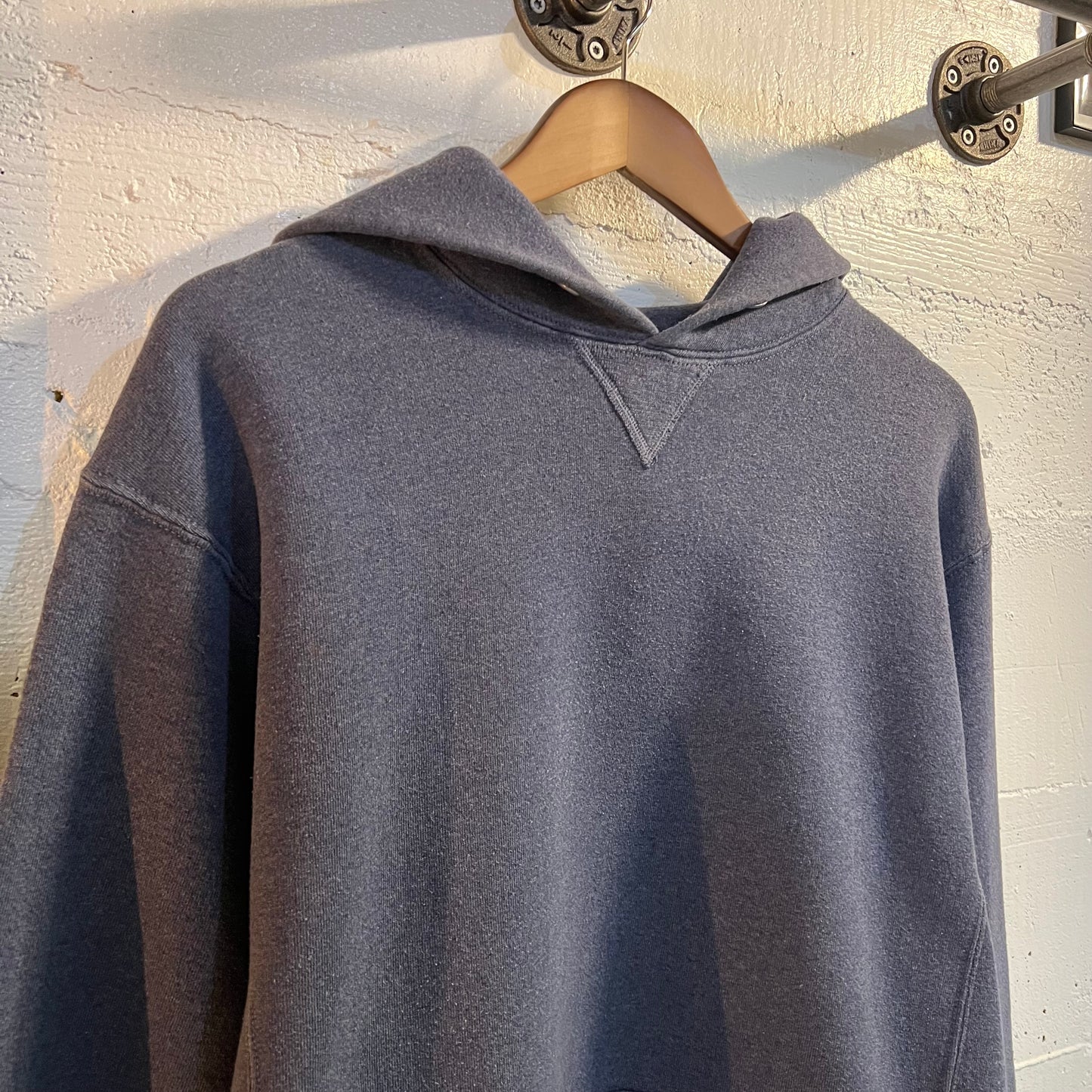 Vintage Y2K Russell Athletic Blank Distressed Pullover Hoodie - Size Large - Charcoal Grey
