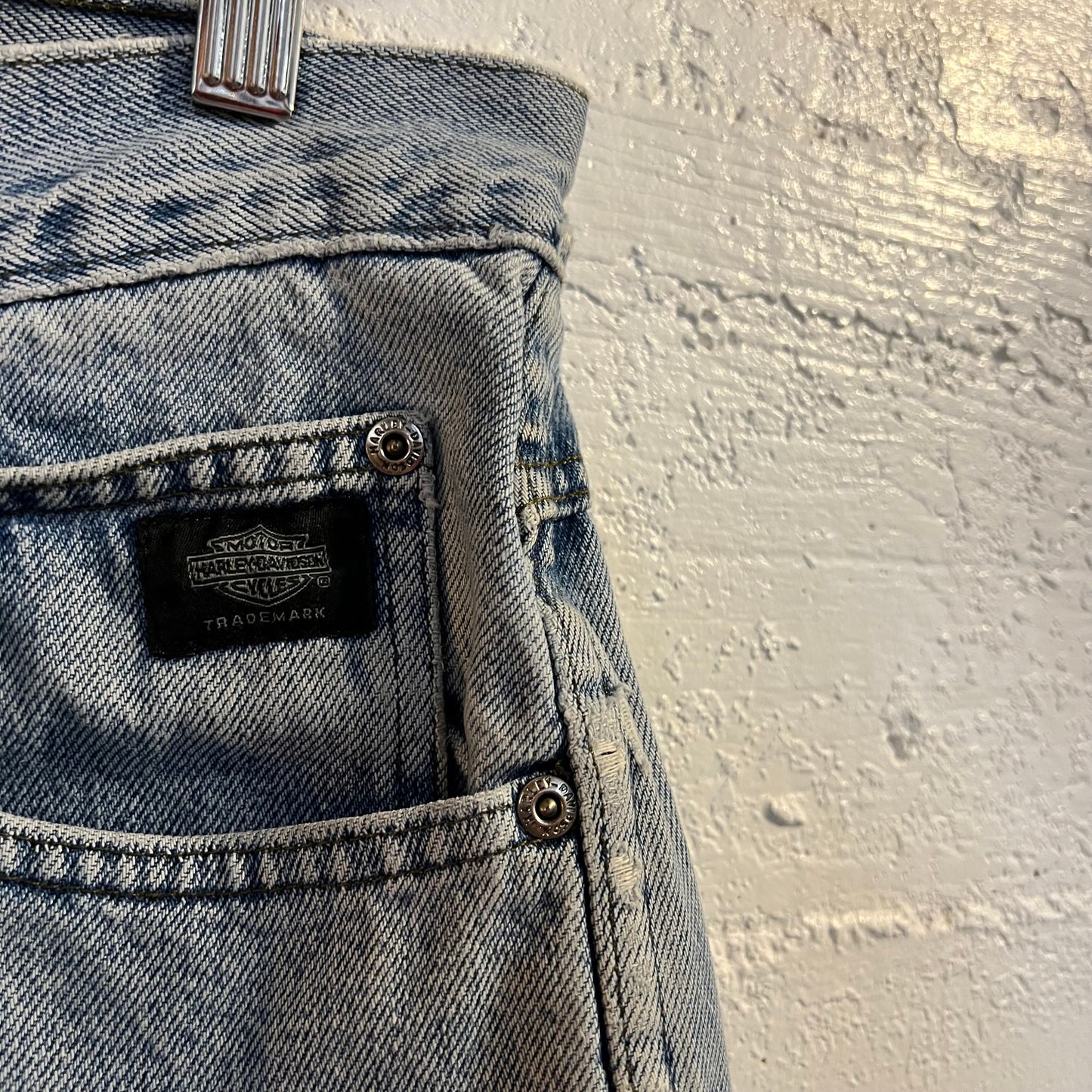 Vintage Harley Davidson Traditional Cut Off Denim Shorts - Size 33 - Light Wash