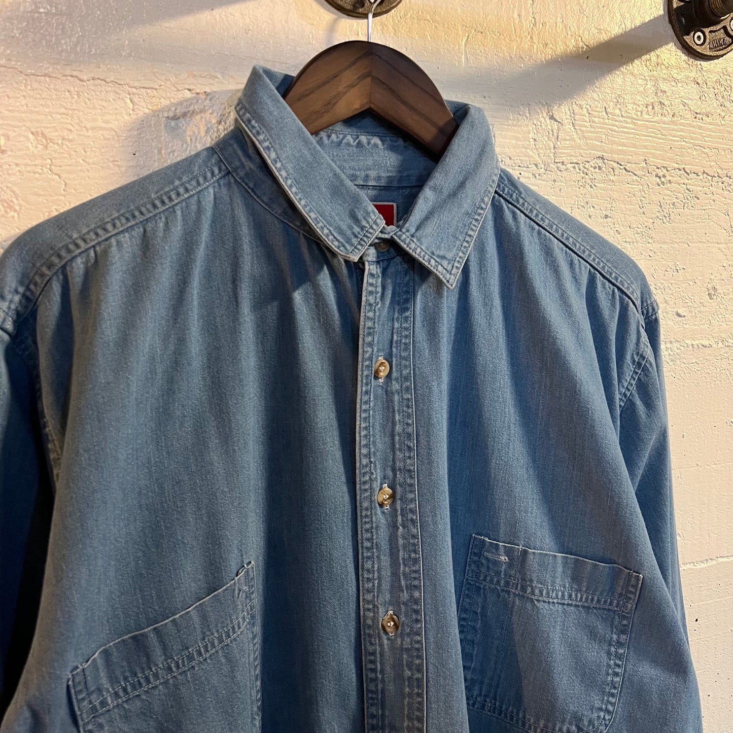 Vintage 90’s Marlboro Denim Button Up Long Sleeve Shirt - Size Large - Made In USA - Light Wash