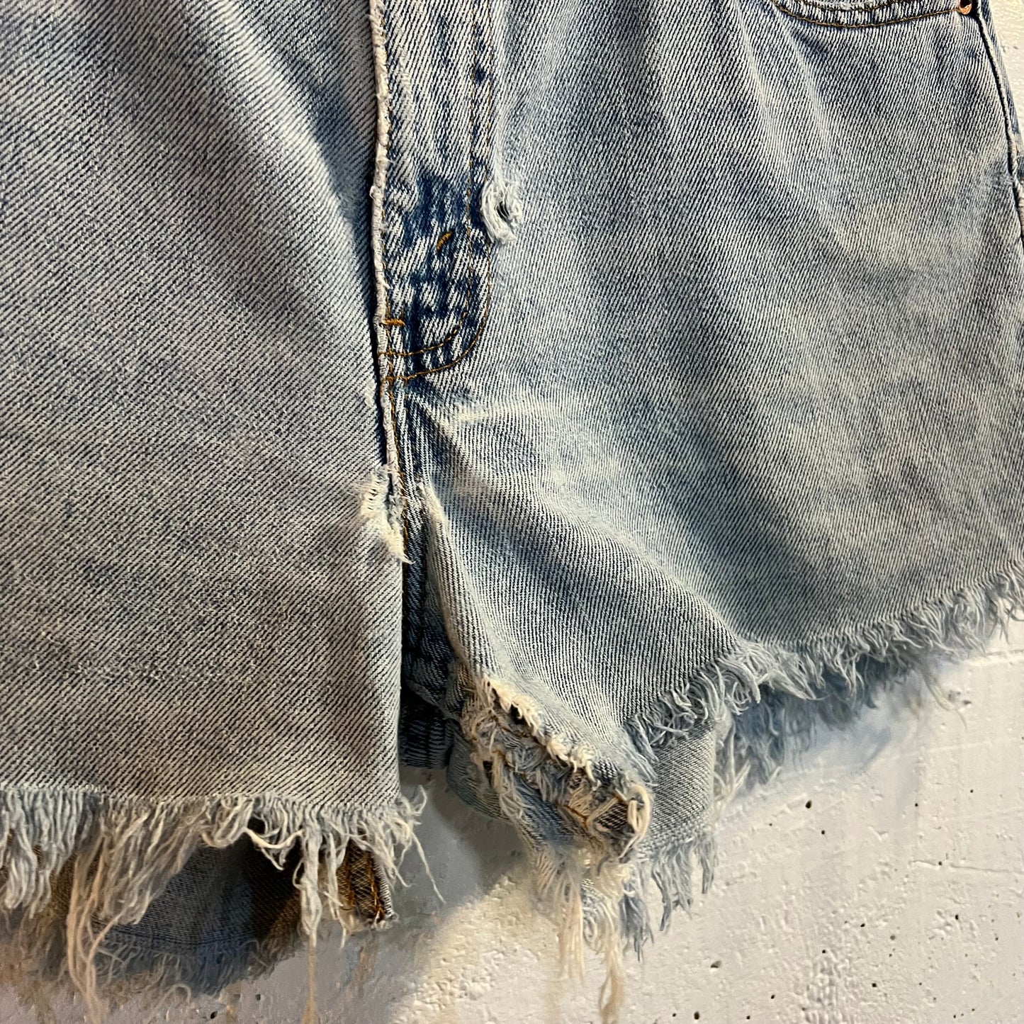 Vintage Levi's 550 Relaxed Fit Cut Off Denim Shorts - Size 33 - Made In USA - Light Wash