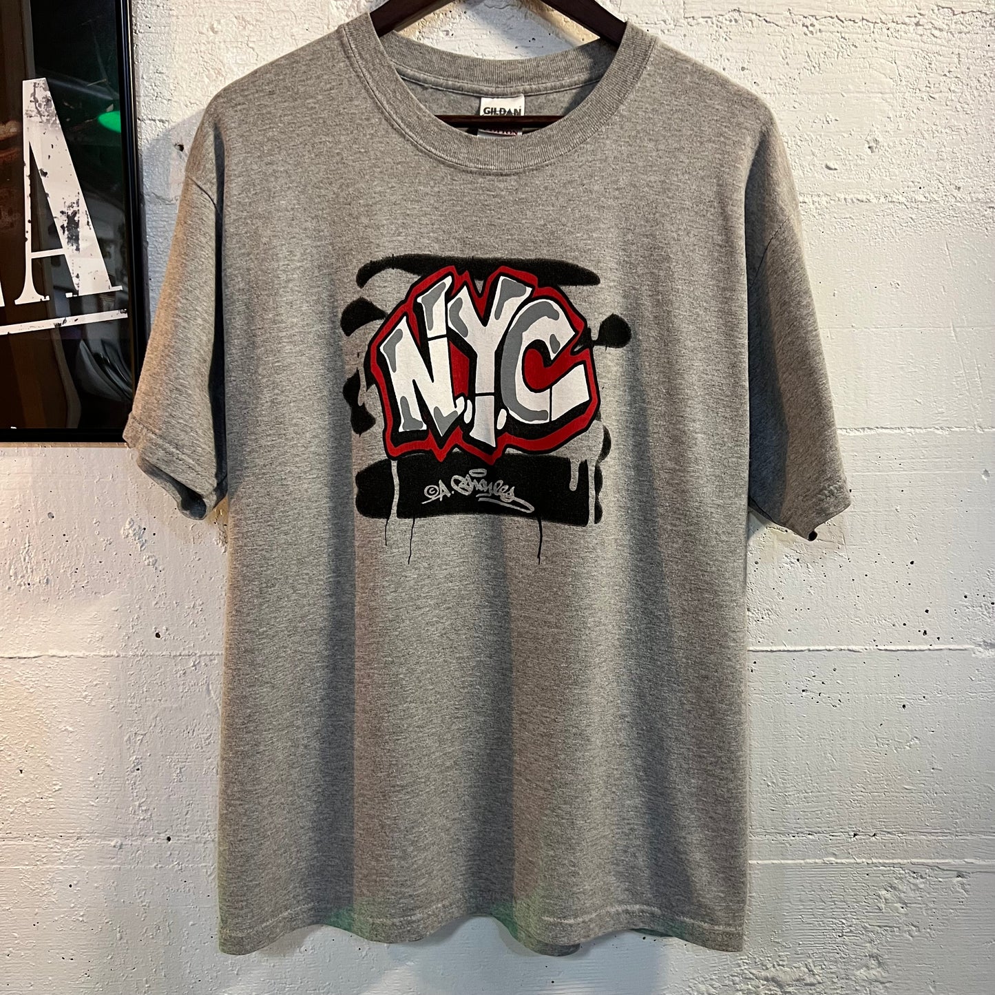 Vintage Andre Charles 'NYC' Graffiti Artist T-Shirt - Size Large - Grey/Red/White/Black
