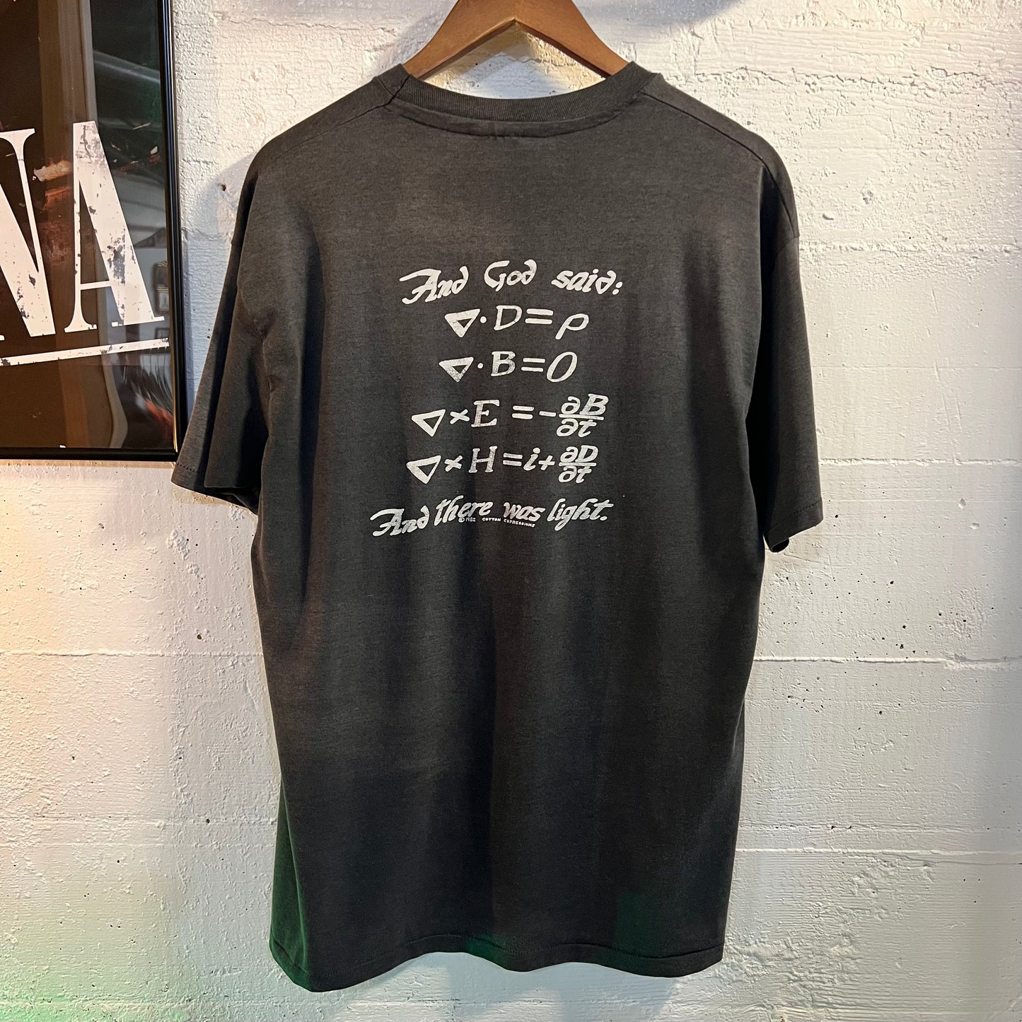 Vintage 80's Faded Single Stitch 'Schwarzchild Radius Let There Be Light' Graphic T-Shirt - Size XL - Made In USA - Black/White