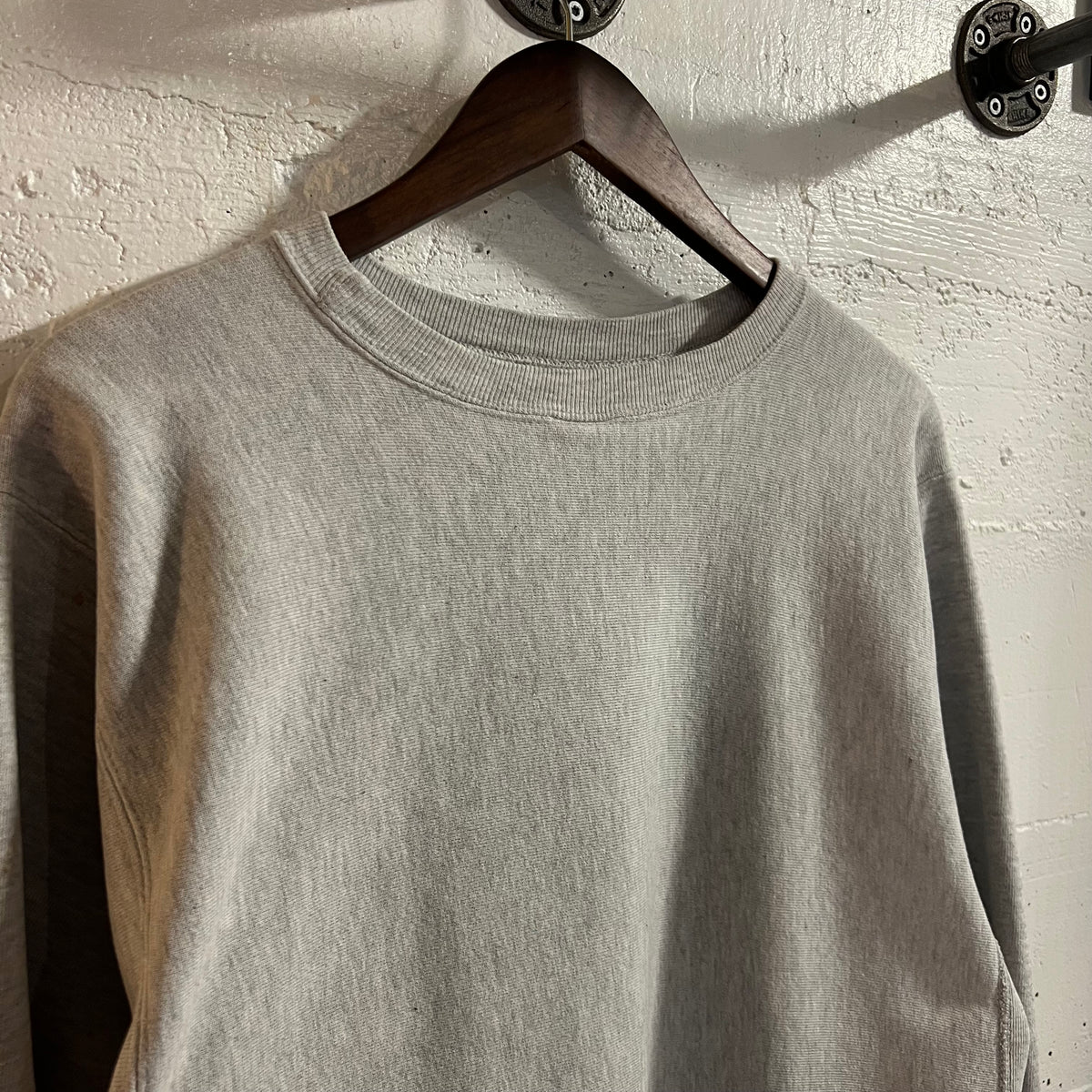 Vintage 90’s Champion Reserve Weave University Of Maryland Cropped Crewneck Sweatshirt - Size XL - Made In USA - Heather Grey/Red/Black