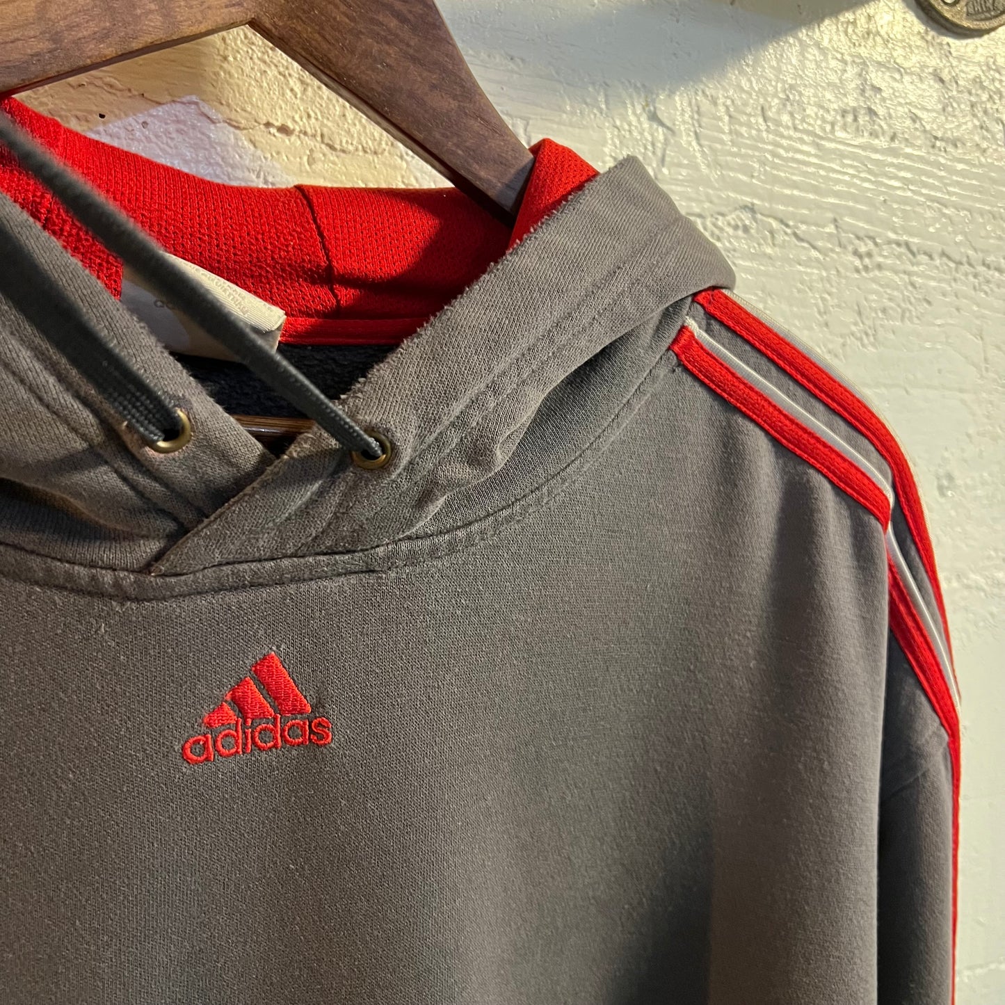 Vintage 2004 Adidas Center Three Stripe Logo Oversized Hoodie - Size XL - Red/Gray