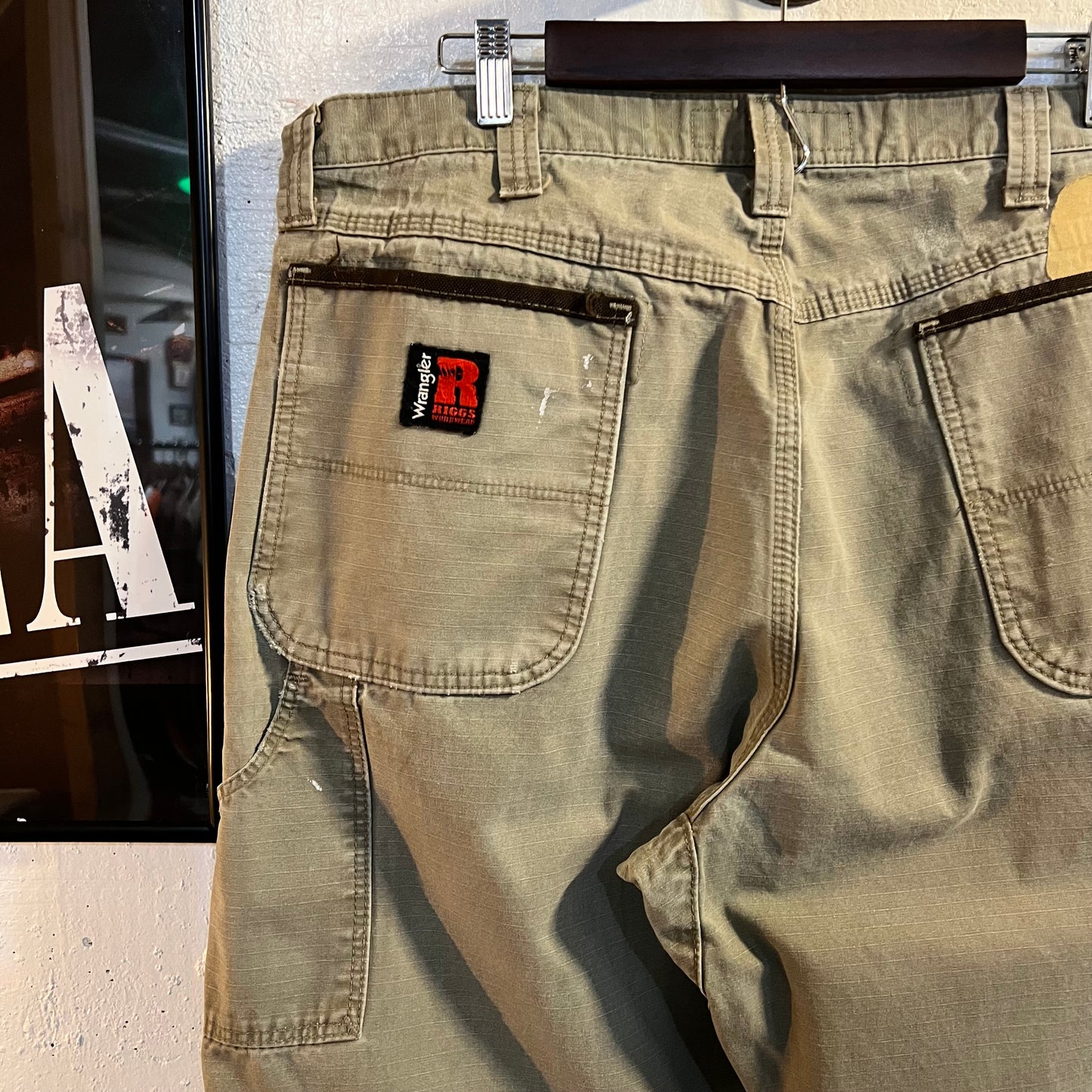 Vintage Distressed Wrangler Riggs Workwear Cargo Pants - Size 36x30 - Khaki Green