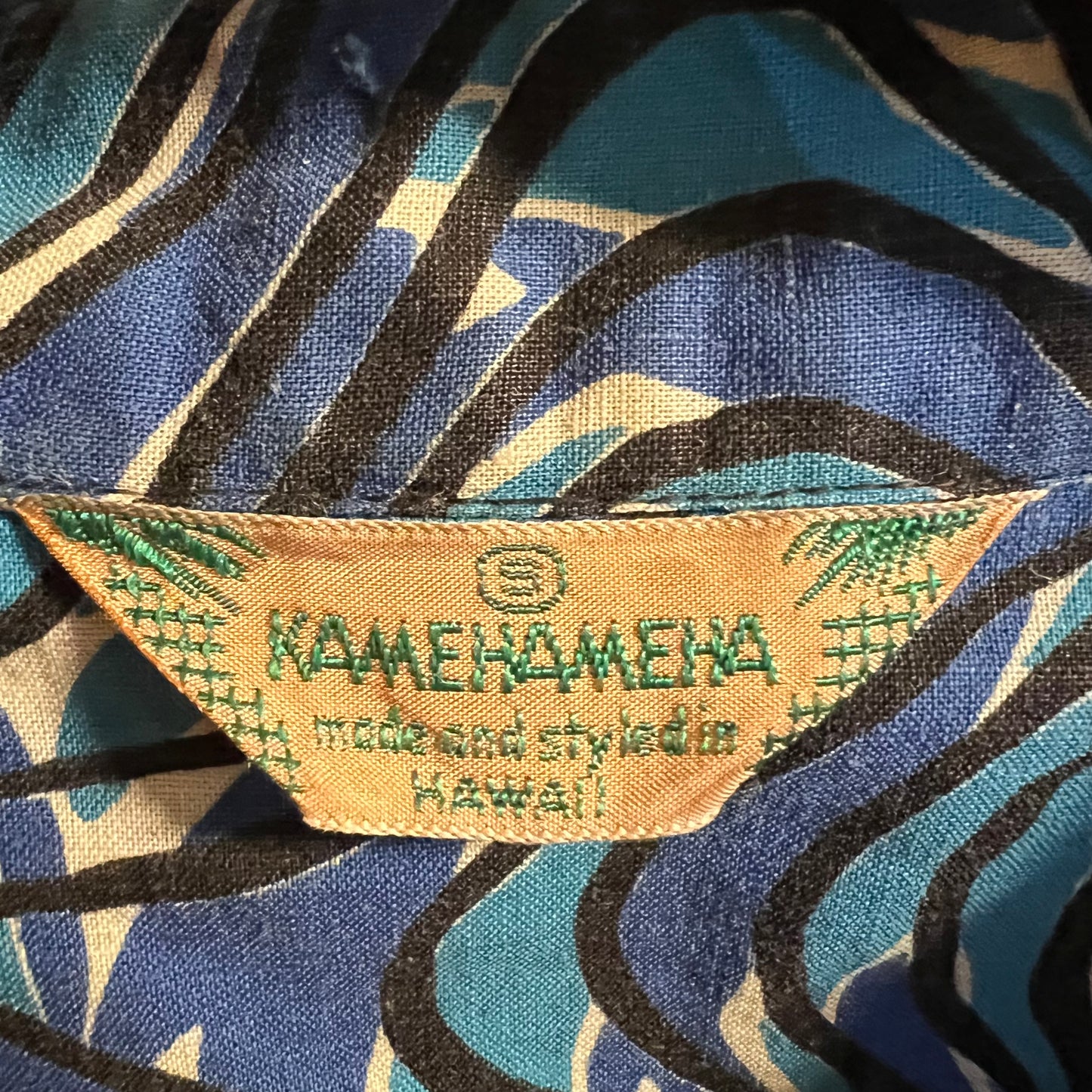 Vintage 1940's Kamehameha Loop Collar Aloha Shirt - Made In Hawaii - Size Small - Blue/Multicolor