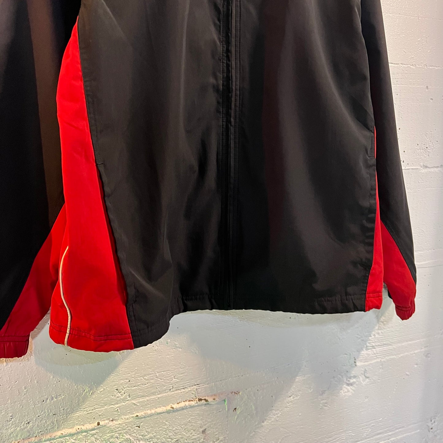 Vintage Embroidered Reebok Windbreaker Zip-Up Jacket - Size Large - Black/Red
