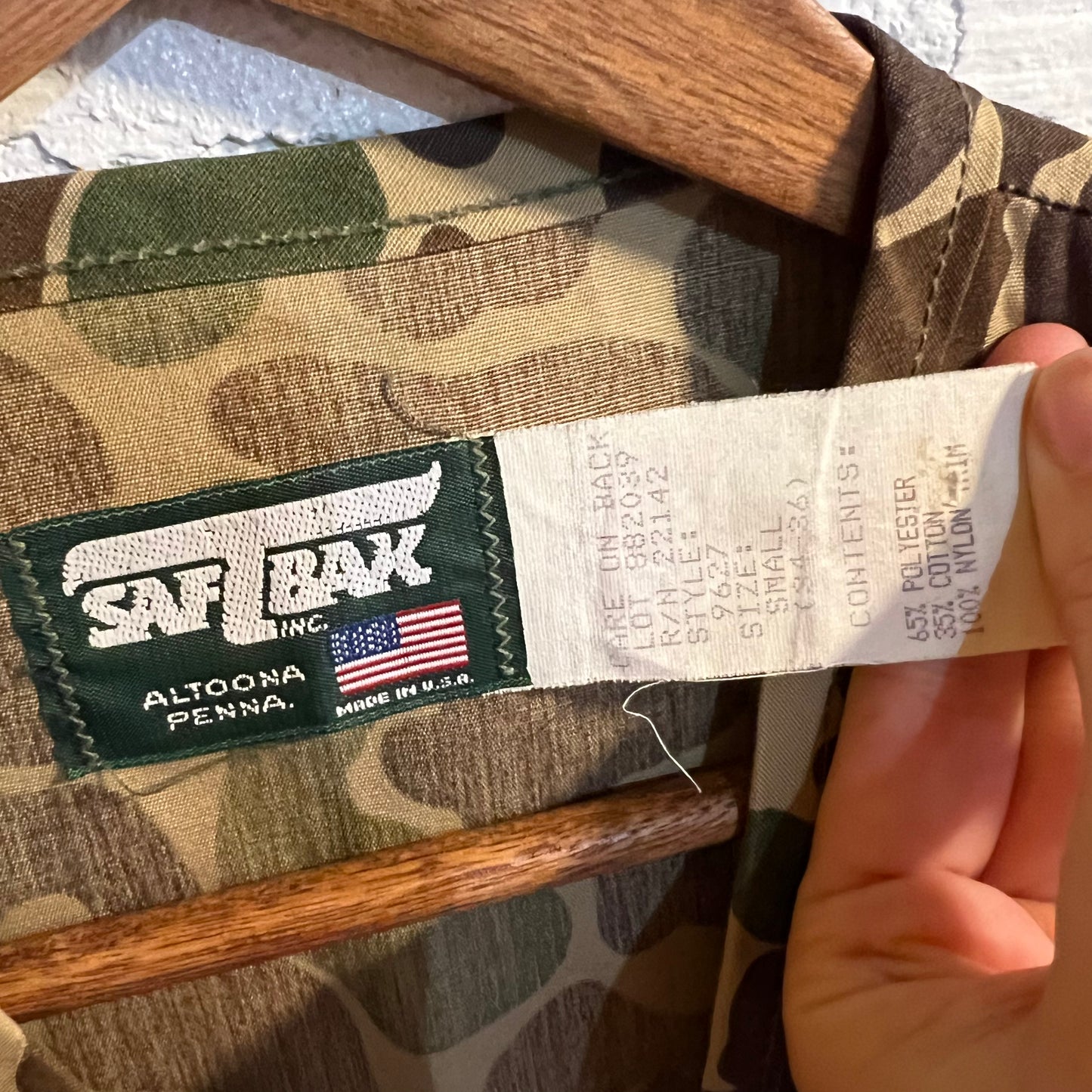 Vintage Saf-T-Bak Duck Camo Hunting Vest - Size Small - Made In USA