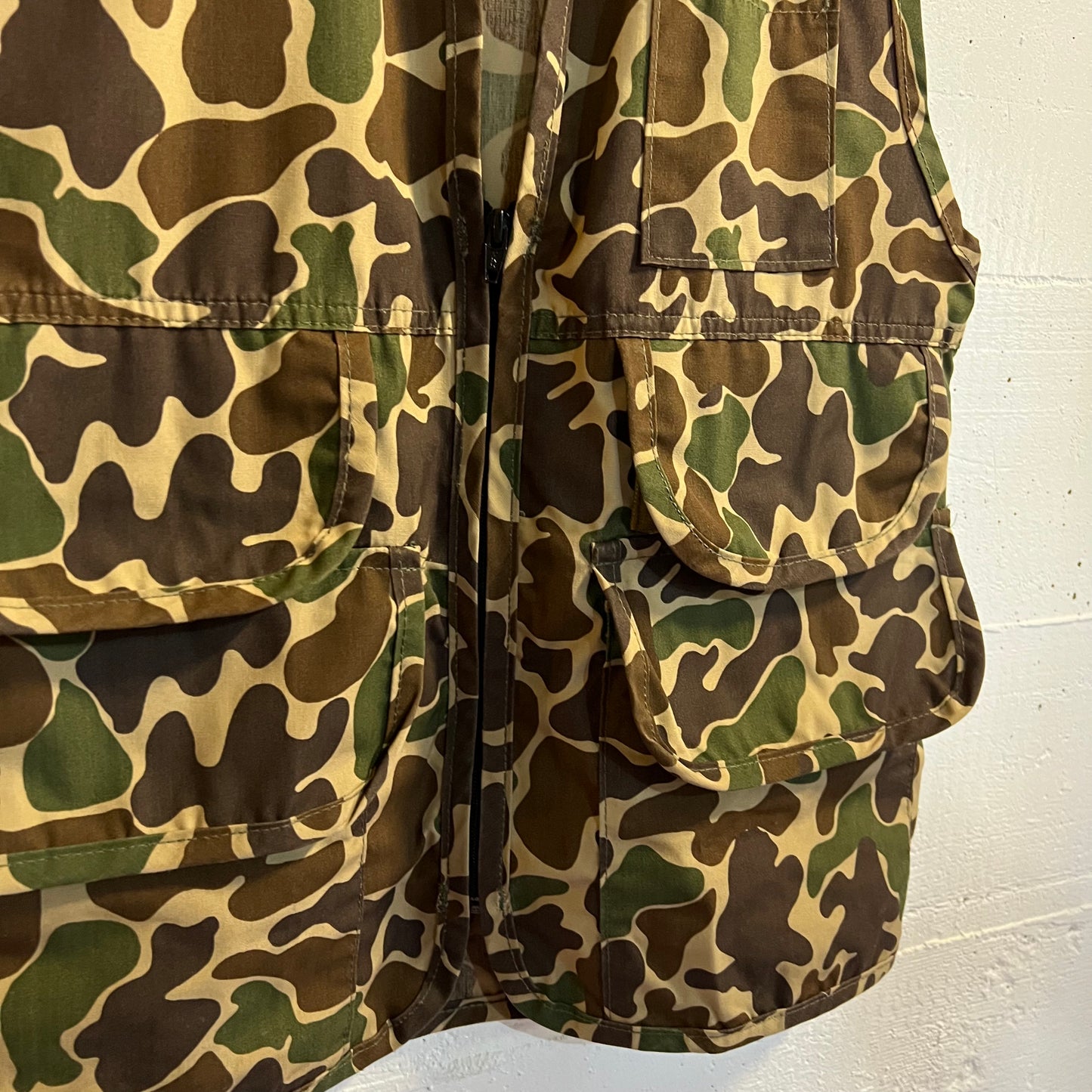 Vintage Saf-T-Bak Duck Camo Hunting Vest - Size Small - Made In USA