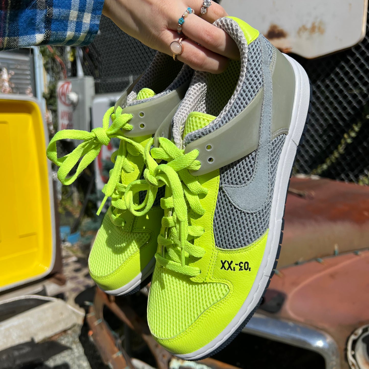 *Pre-Owned* 9.5 - Vintage 2007 Nike Air Zoom Dunkesto Union Grey Volt - Model #315207-002