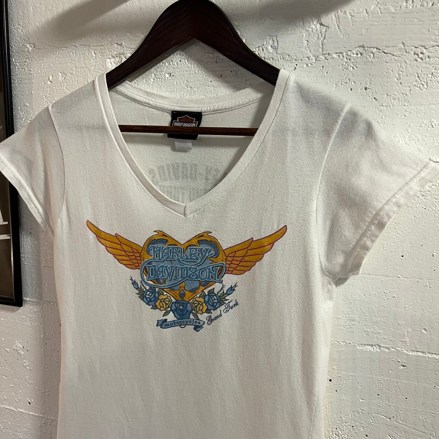Vintage 2000’s Harley Davidson ‘Grand Turk’ Baby Tee - Size Small - White/Multi