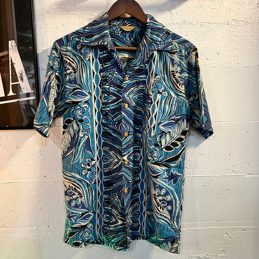 Vintage 1940's Kamehameha Loop Collar Aloha Shirt - Made In Hawaii - Size Small - Blue/Multicolor