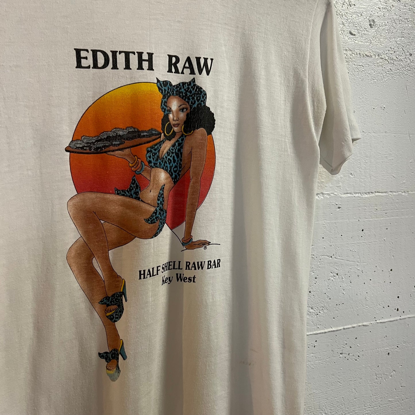 Vintage 80's 'Edith Raw' Half Shell Oyster Bar Pinup Girl Single Stitch T-Shirt - Size Medium - Made In USA